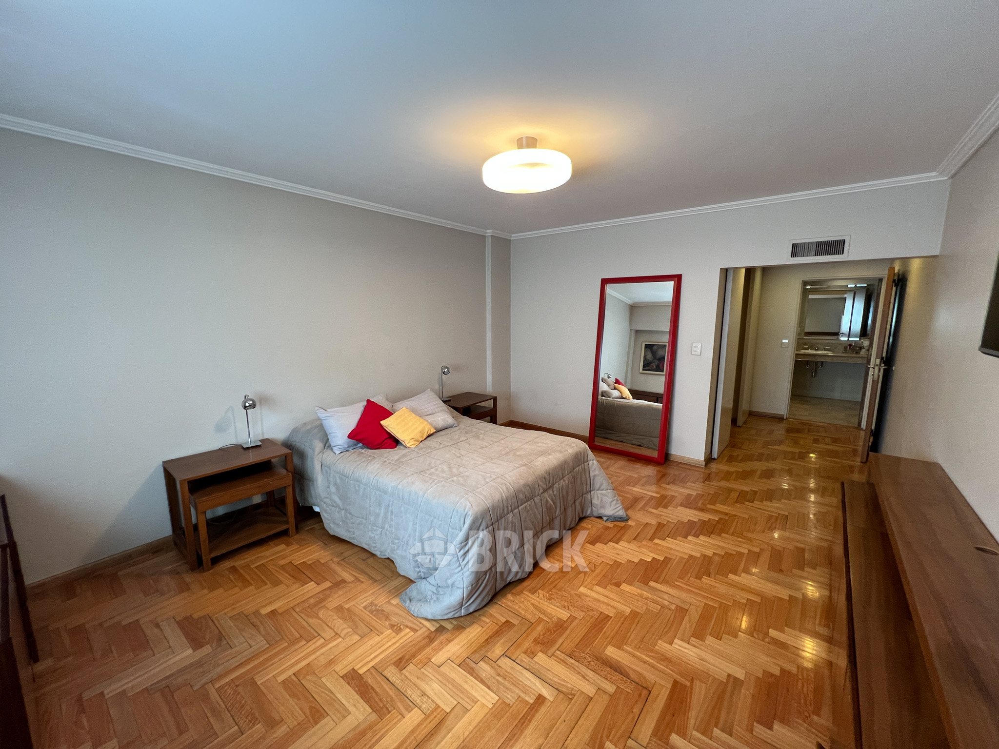 ALBERDI, JUAN B., AV. al 1000 Piso 6 35