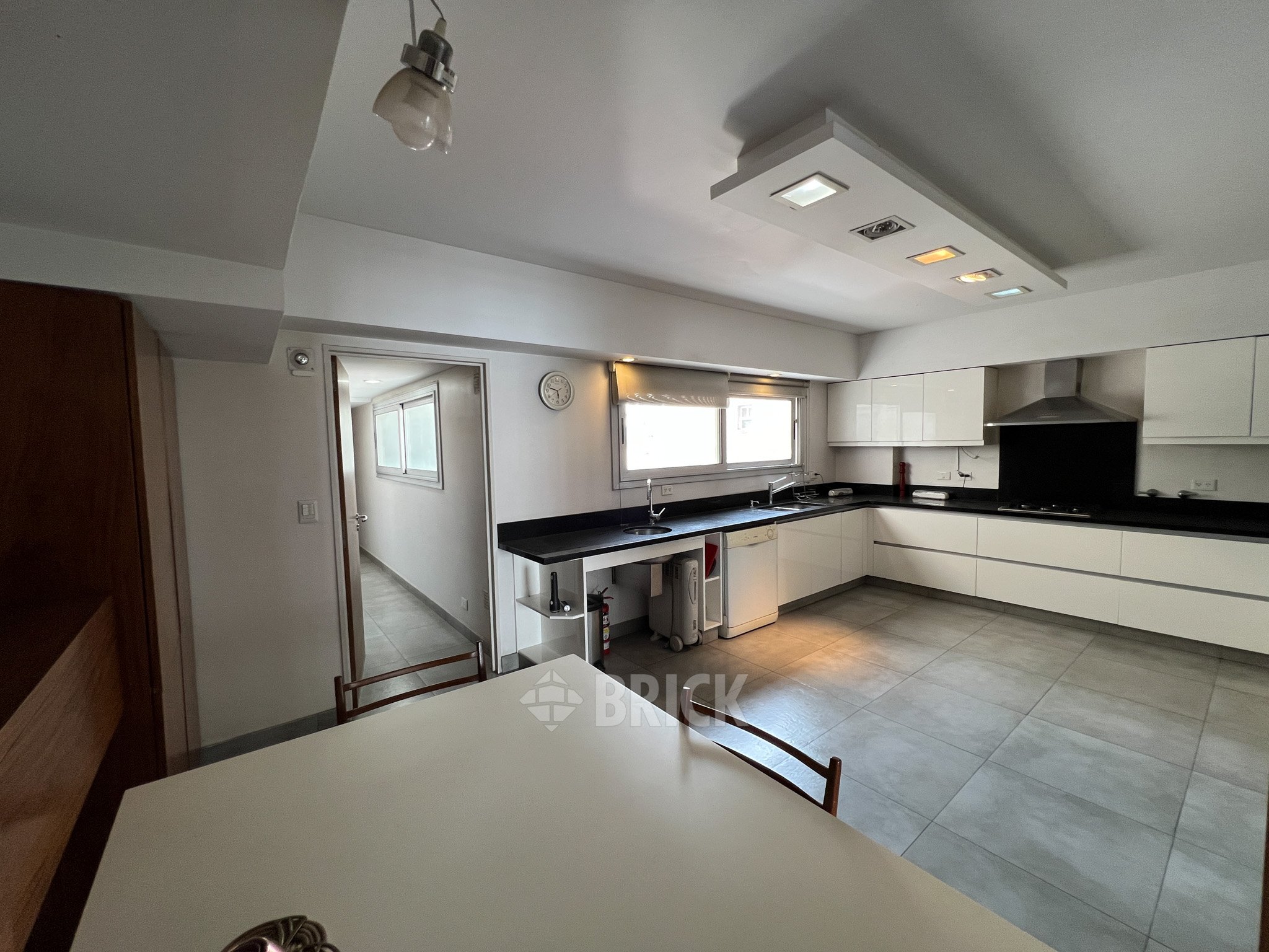 ALBERDI, JUAN B., AV. al 1000 Piso 6 45