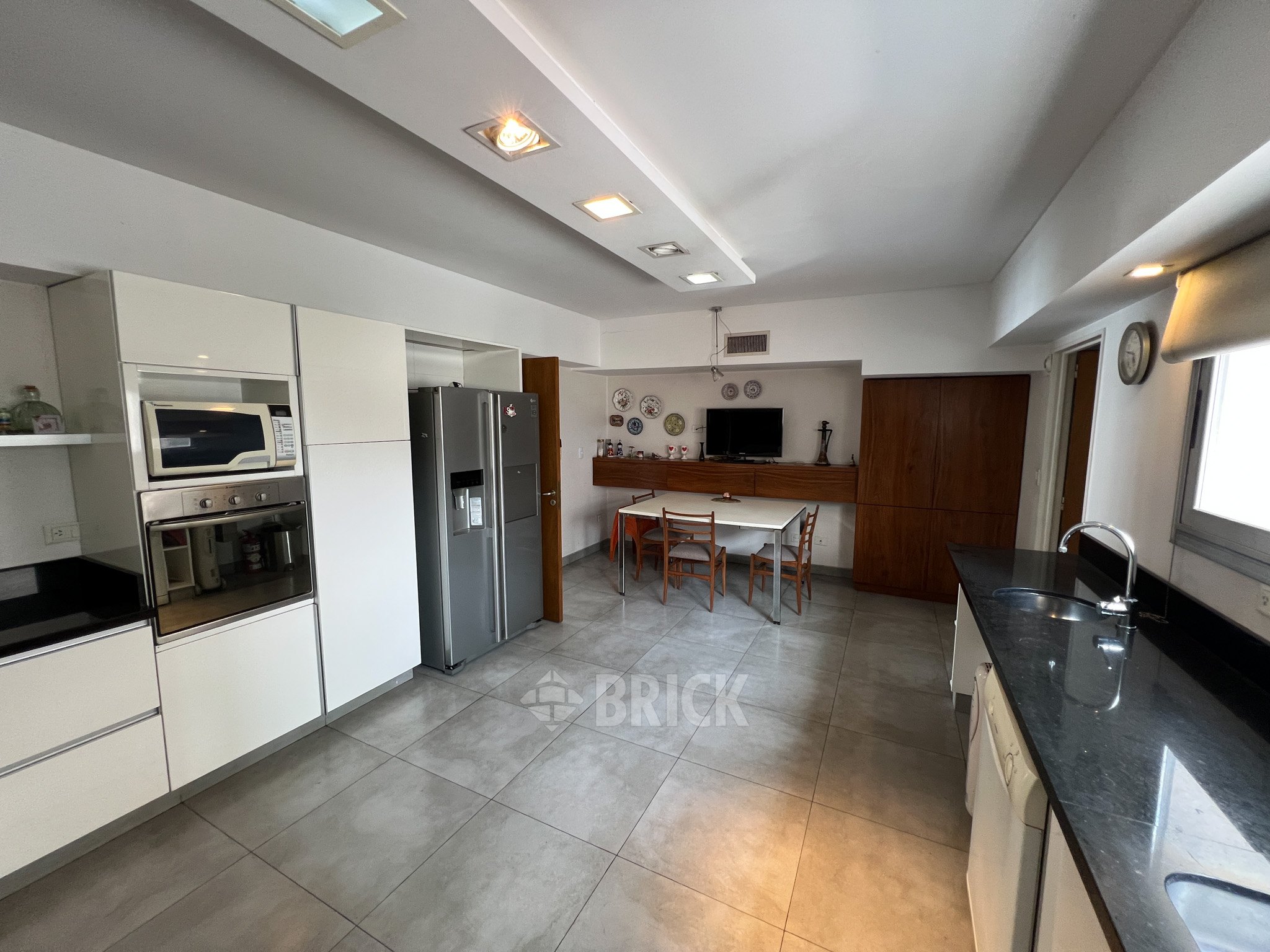 ALBERDI, JUAN B., AV. al 1000 Piso 6 48