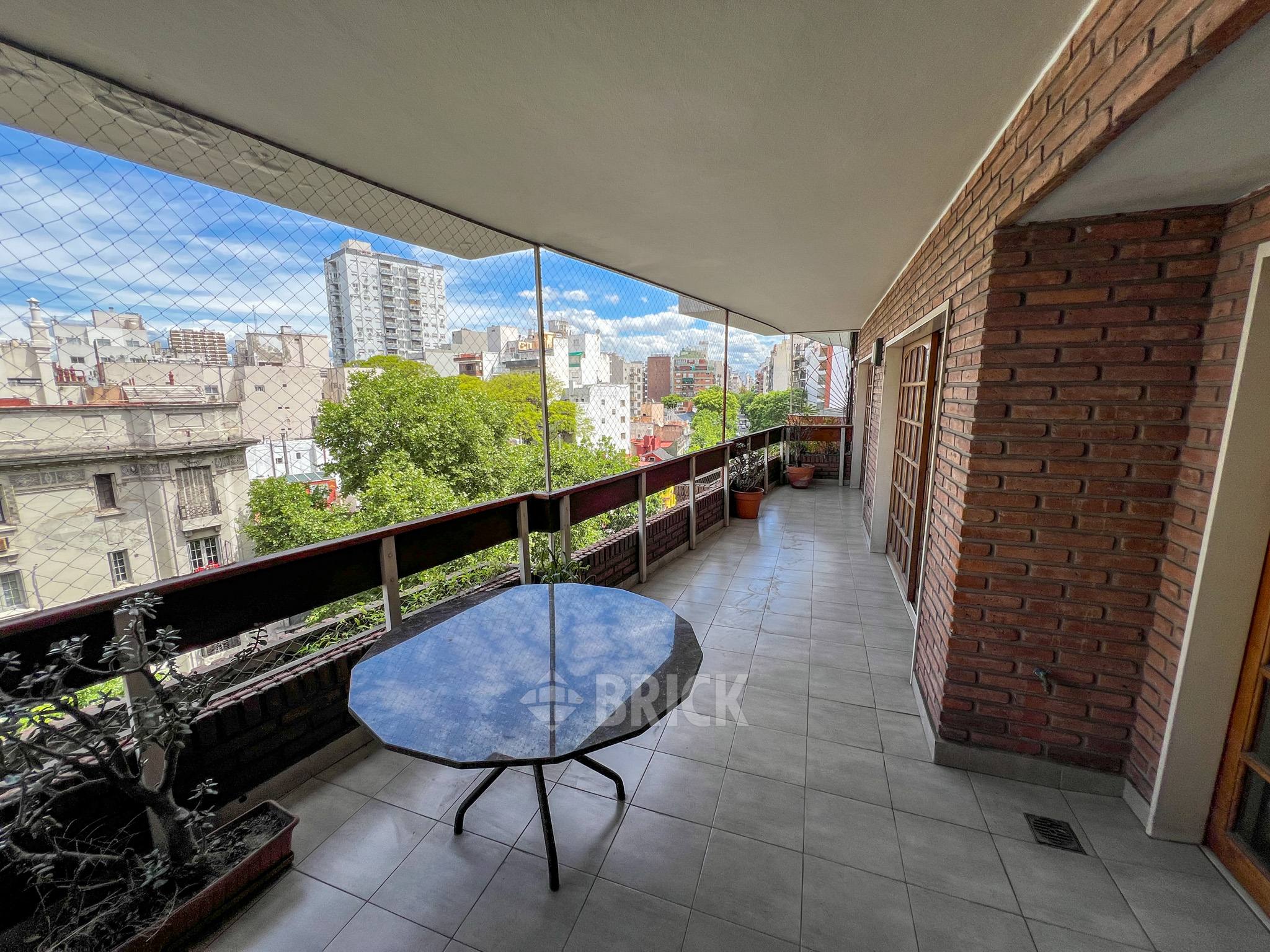 ALBERDI, JUAN B., AV. al 1000 Piso 6 9