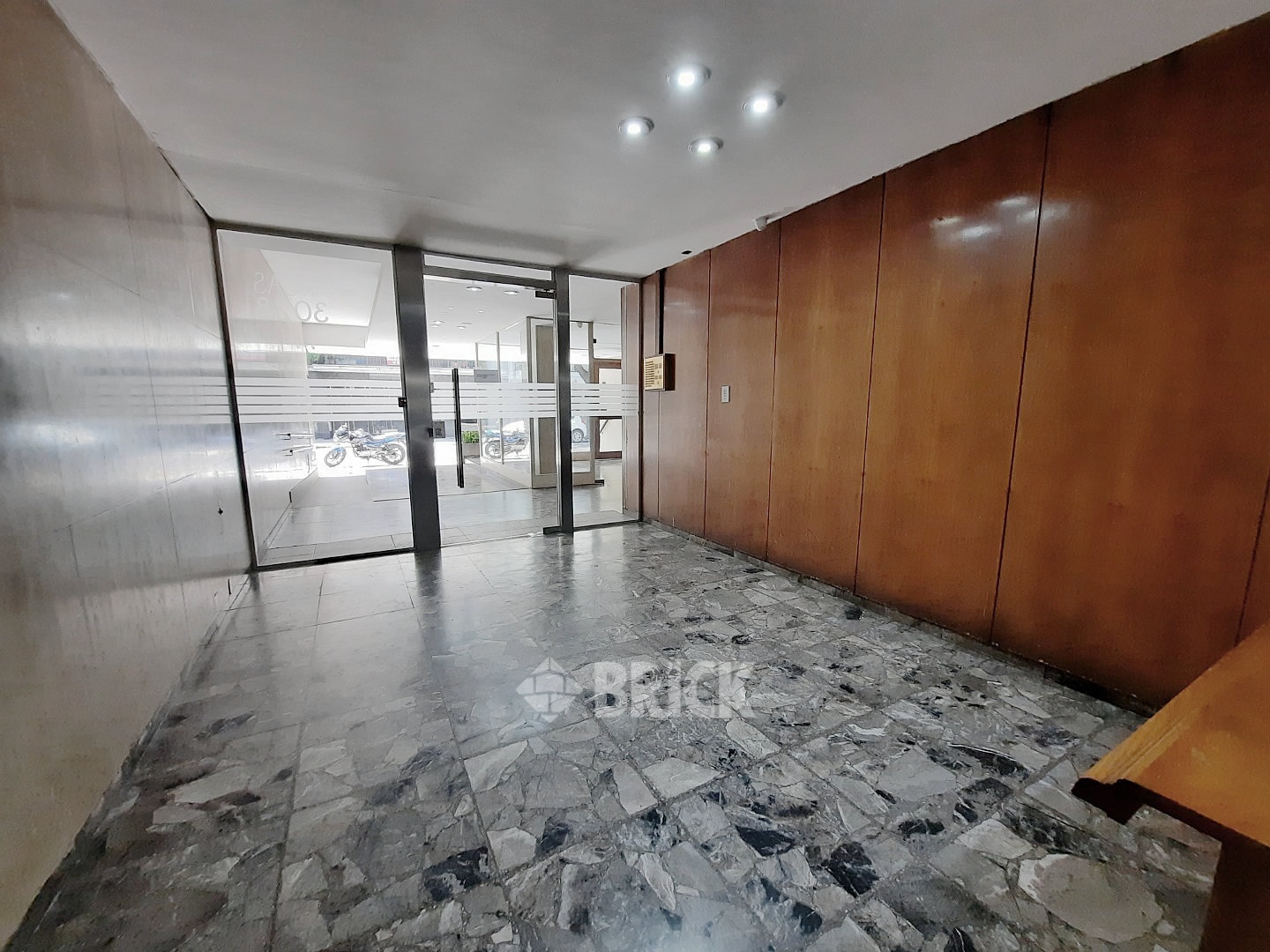 CHARCAS al 3000 Piso 10 20