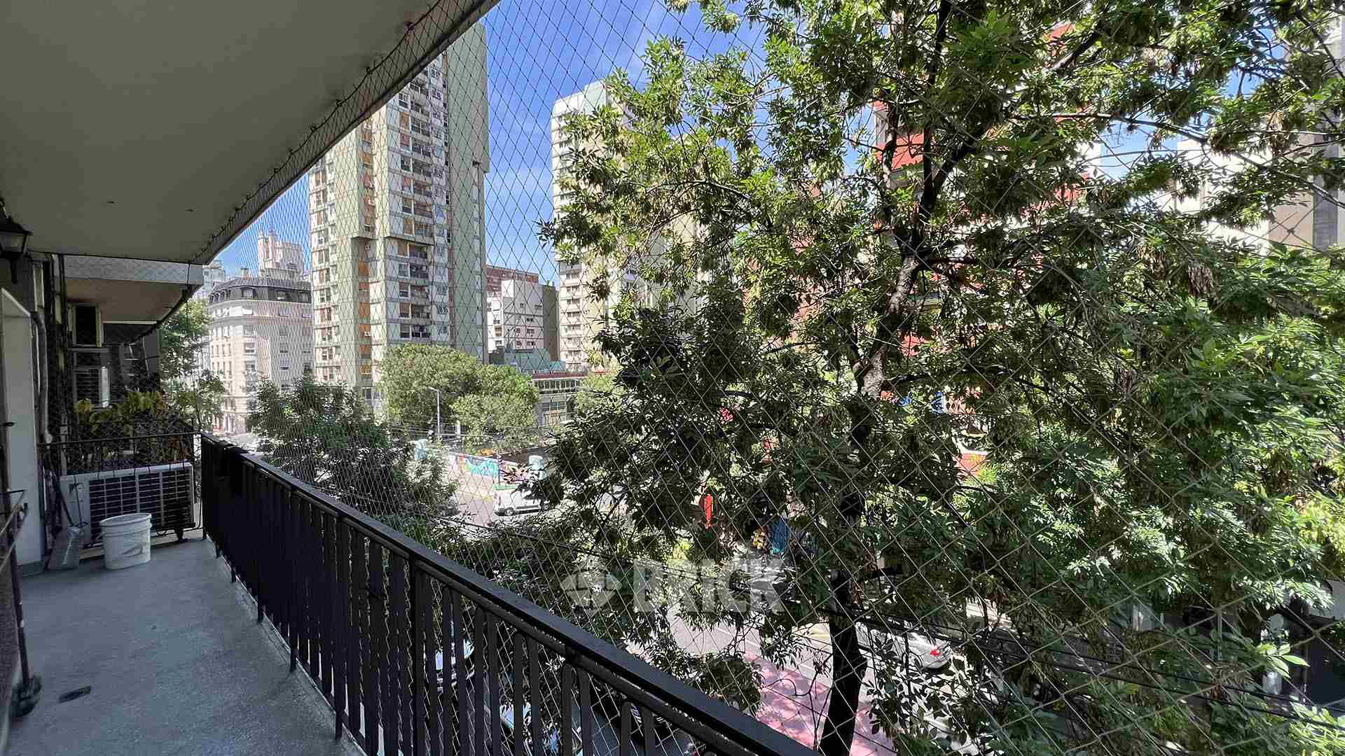 ACOYTE, AV. al 100 Piso 3 12