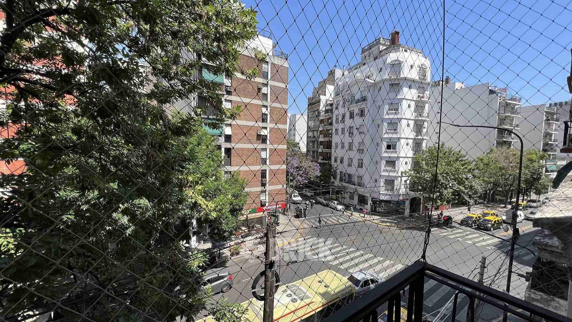 ACOYTE, AV. al 100 Piso 3 14