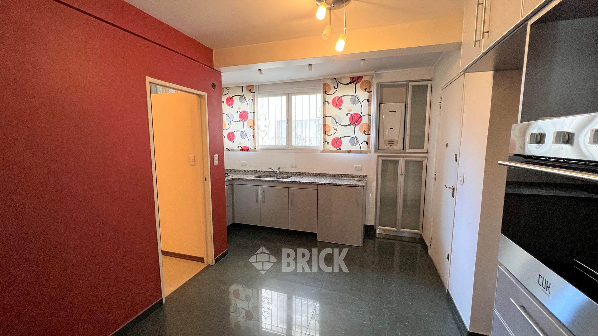 ACOYTE, AV. al 100 Piso 3 18