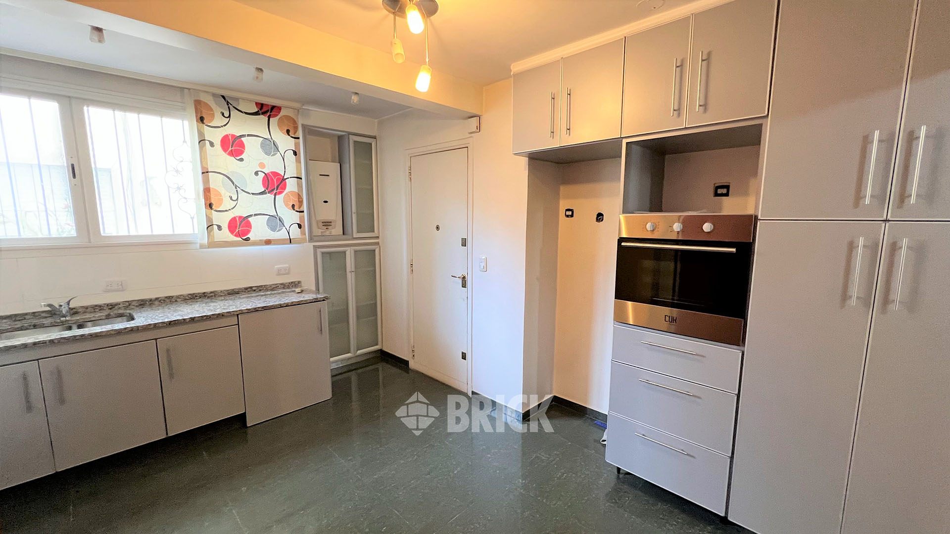 ACOYTE, AV. al 100 Piso 3 19