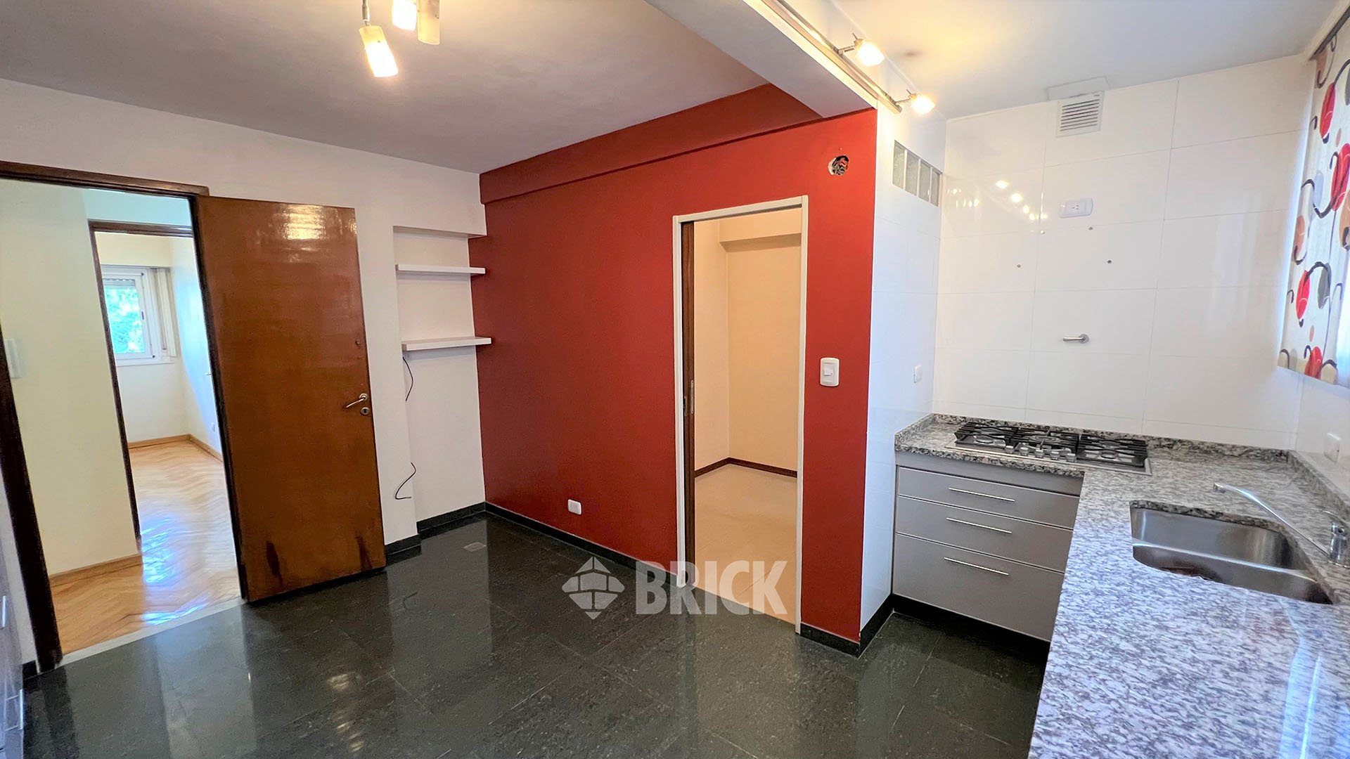 ACOYTE, AV. al 100 Piso 3 21