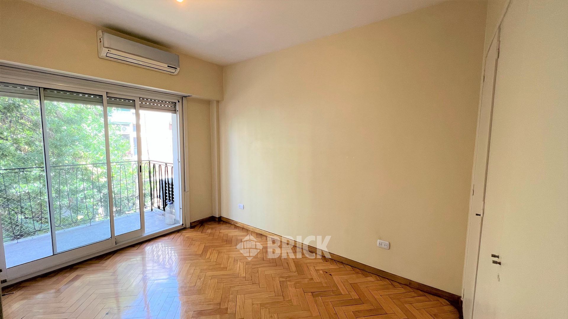 ACOYTE, AV. al 100 Piso 3 9