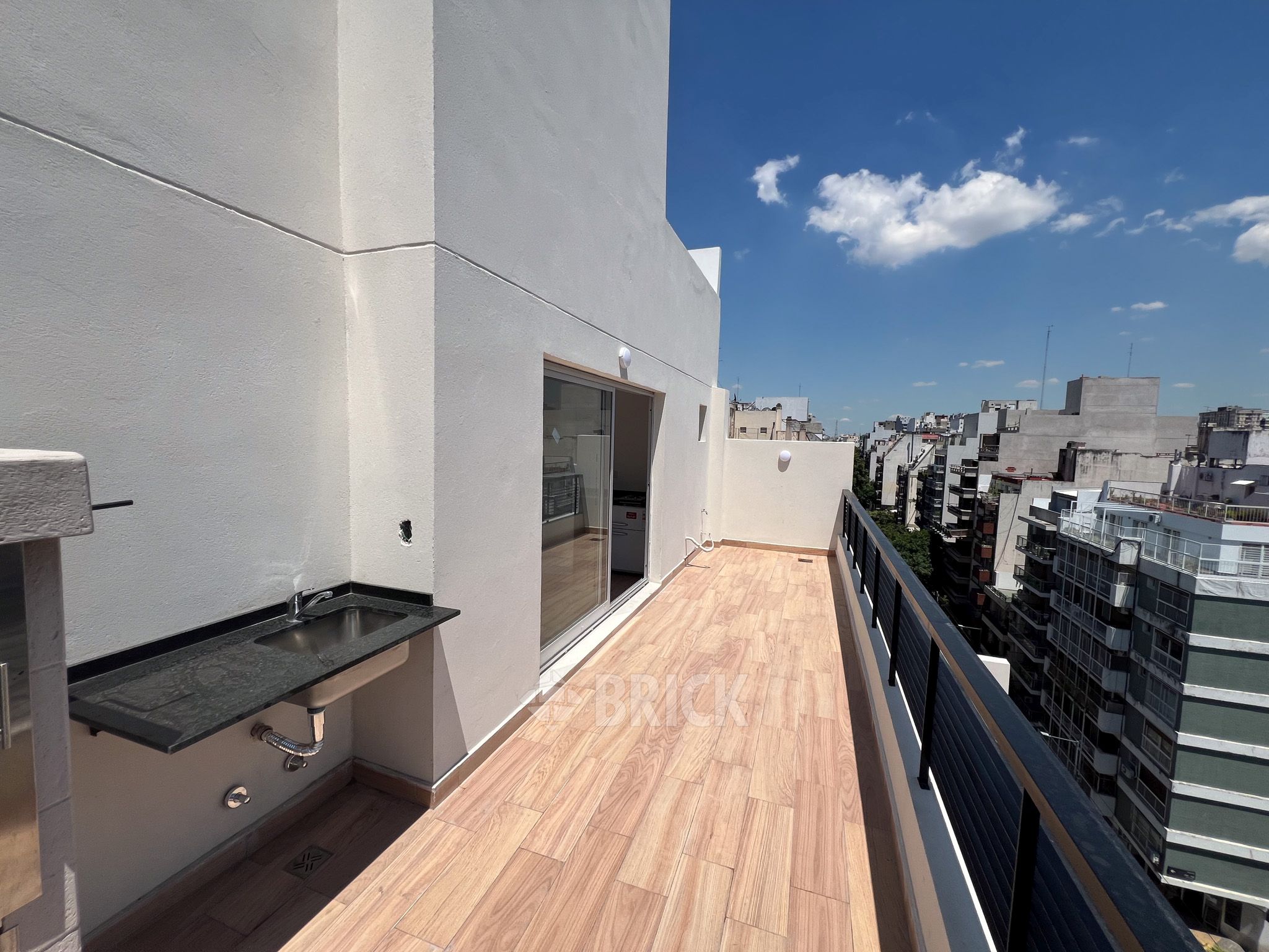 ALVAREZ, JULIAN al 700 Piso PB 21