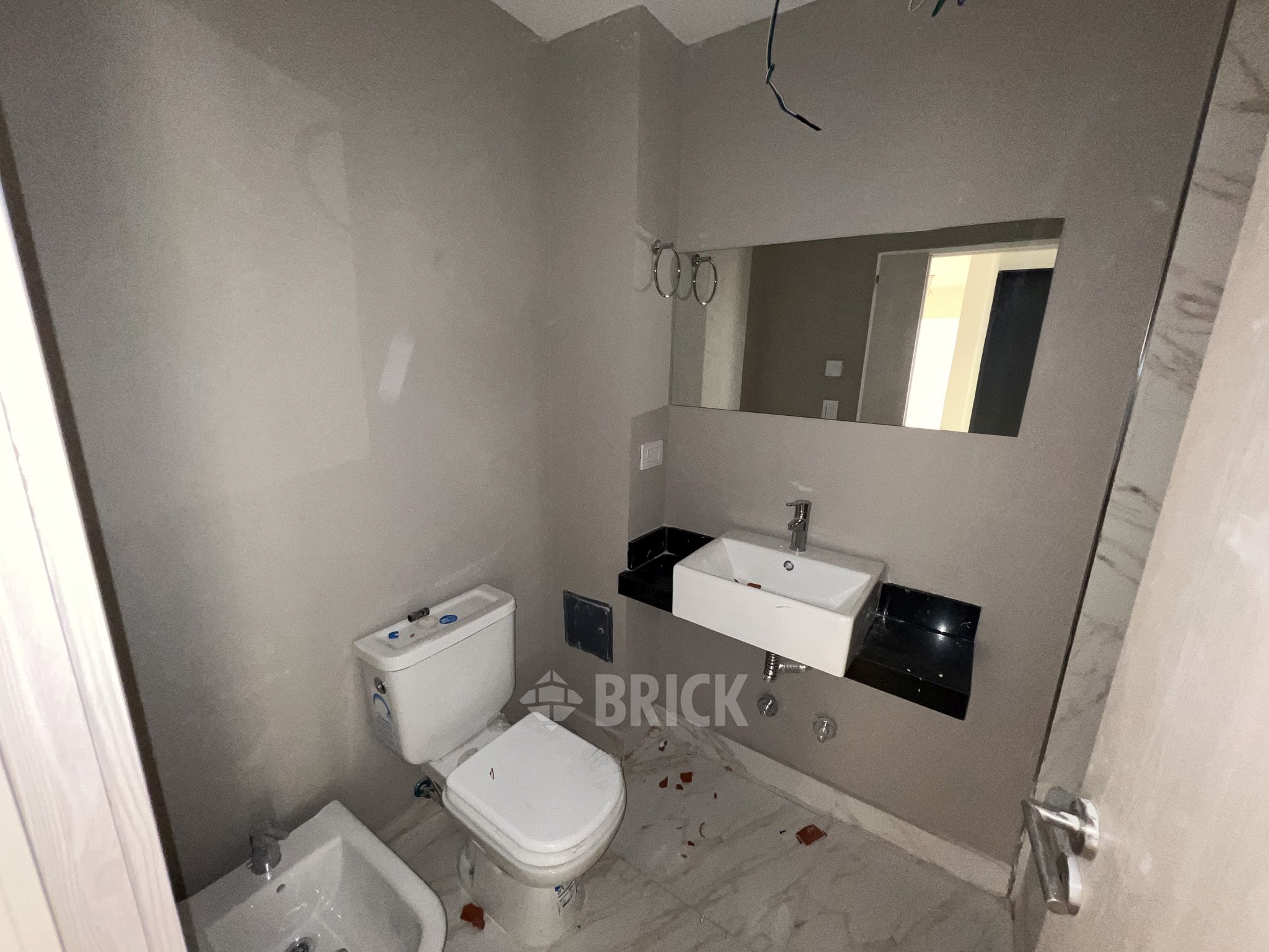 ALVAREZ, JULIAN al 700 Piso PB 9