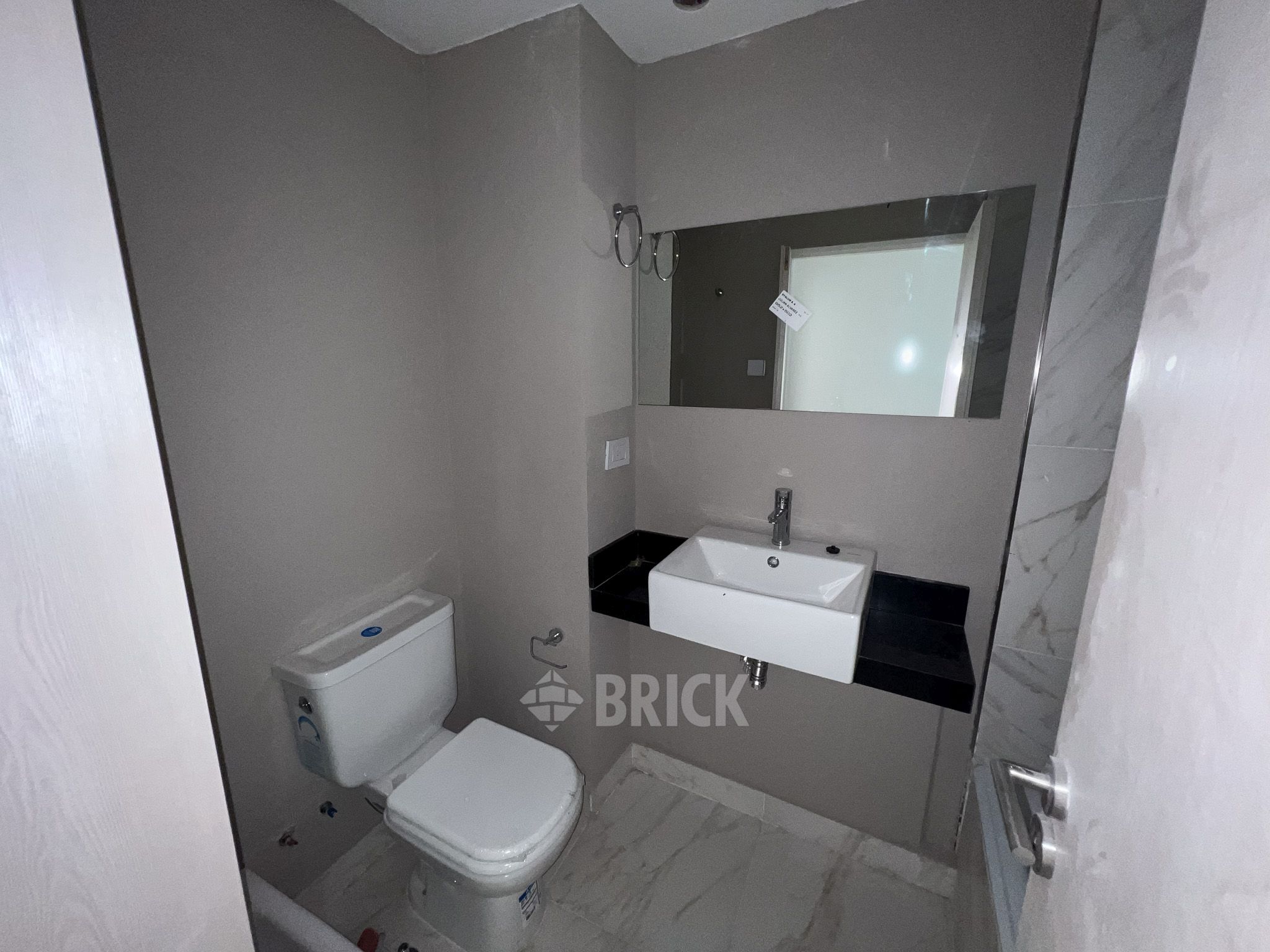 ALVAREZ, JULIAN al 700 Piso 1 13