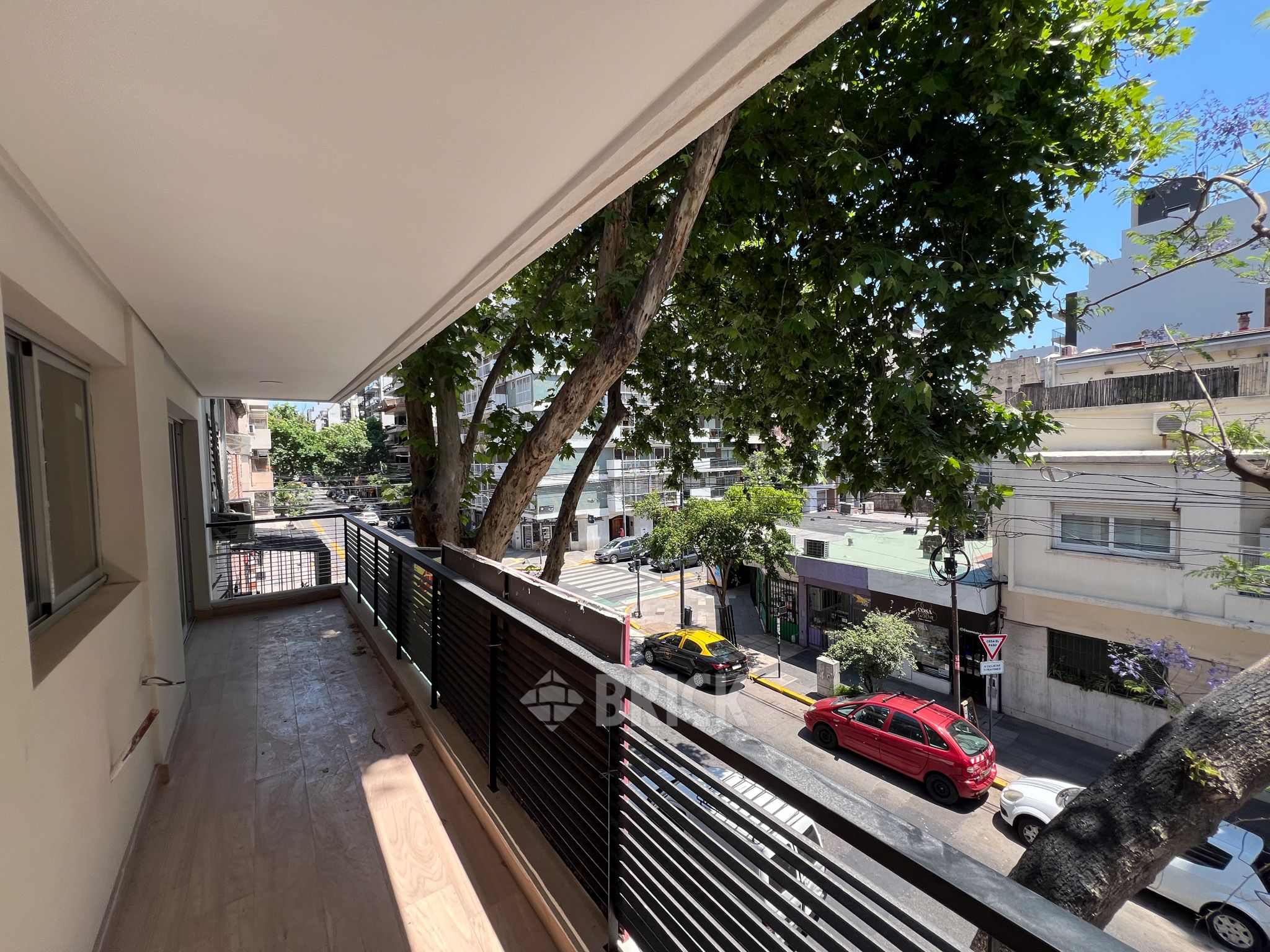 ALVAREZ, JULIAN al 700 Piso 1 6