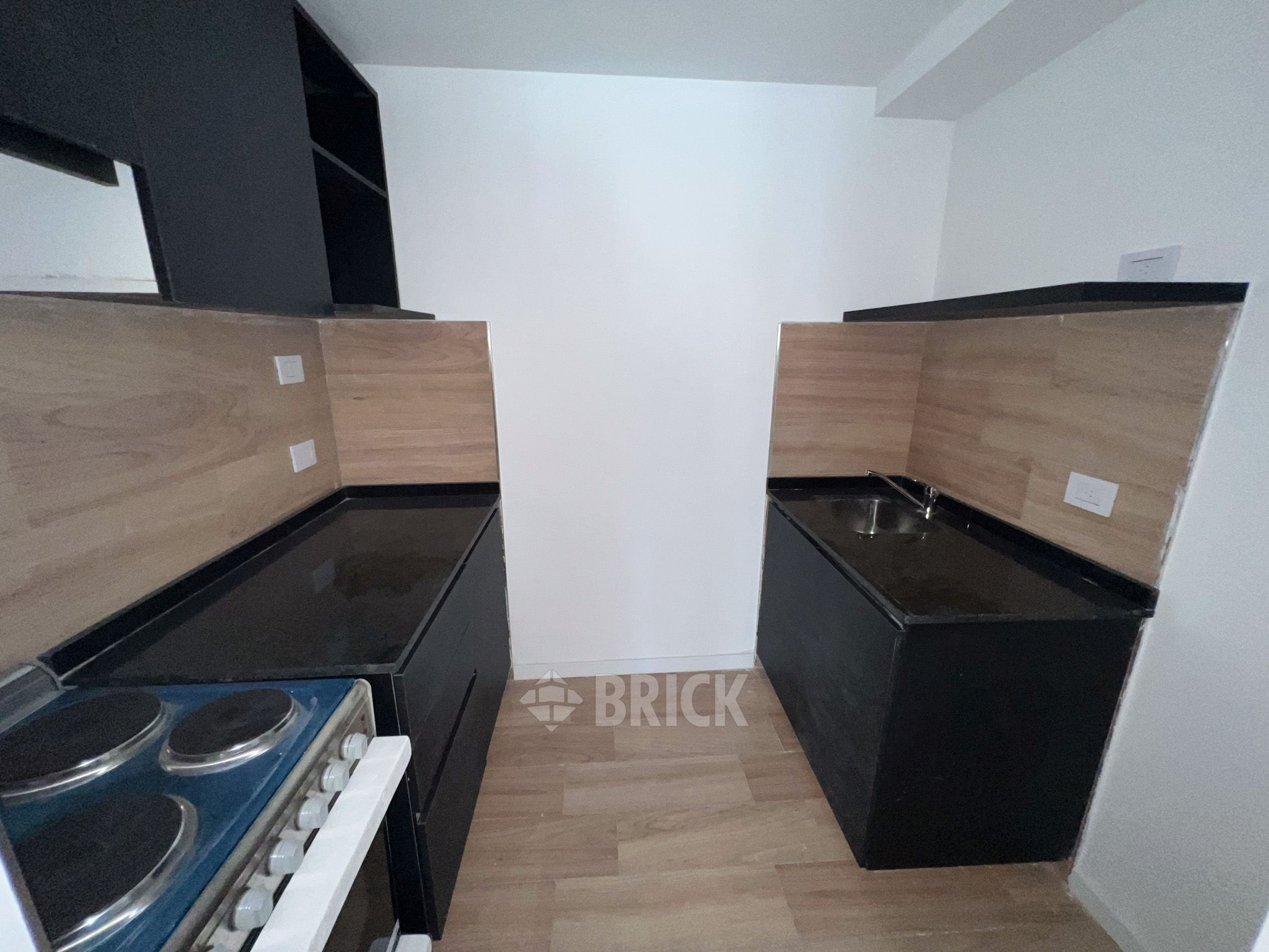 ALVAREZ, JULIAN al 700 Piso 2 16