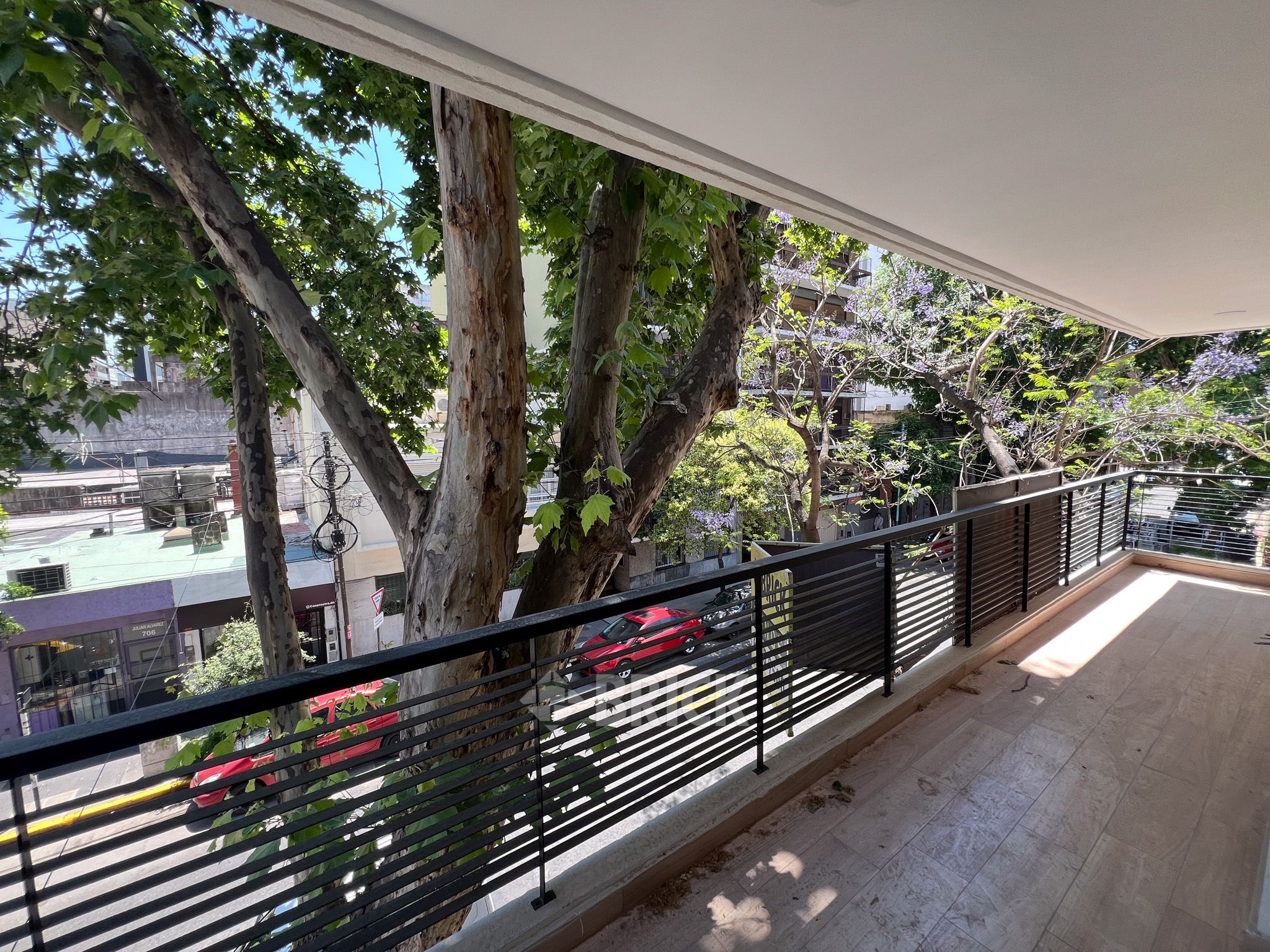 ALVAREZ, JULIAN al 700 Piso 2 4