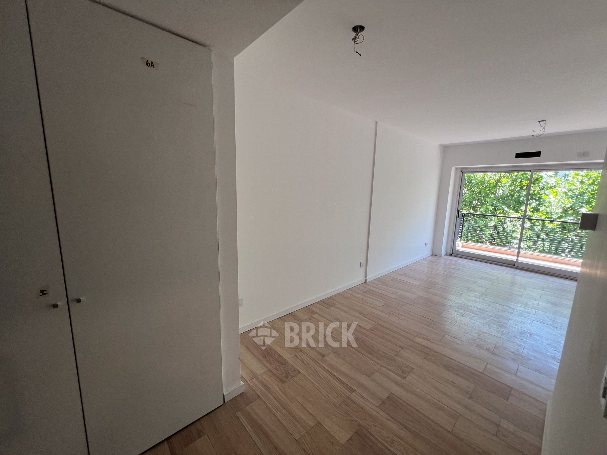 ALVAREZ, JULIAN al 700 Piso 6 1