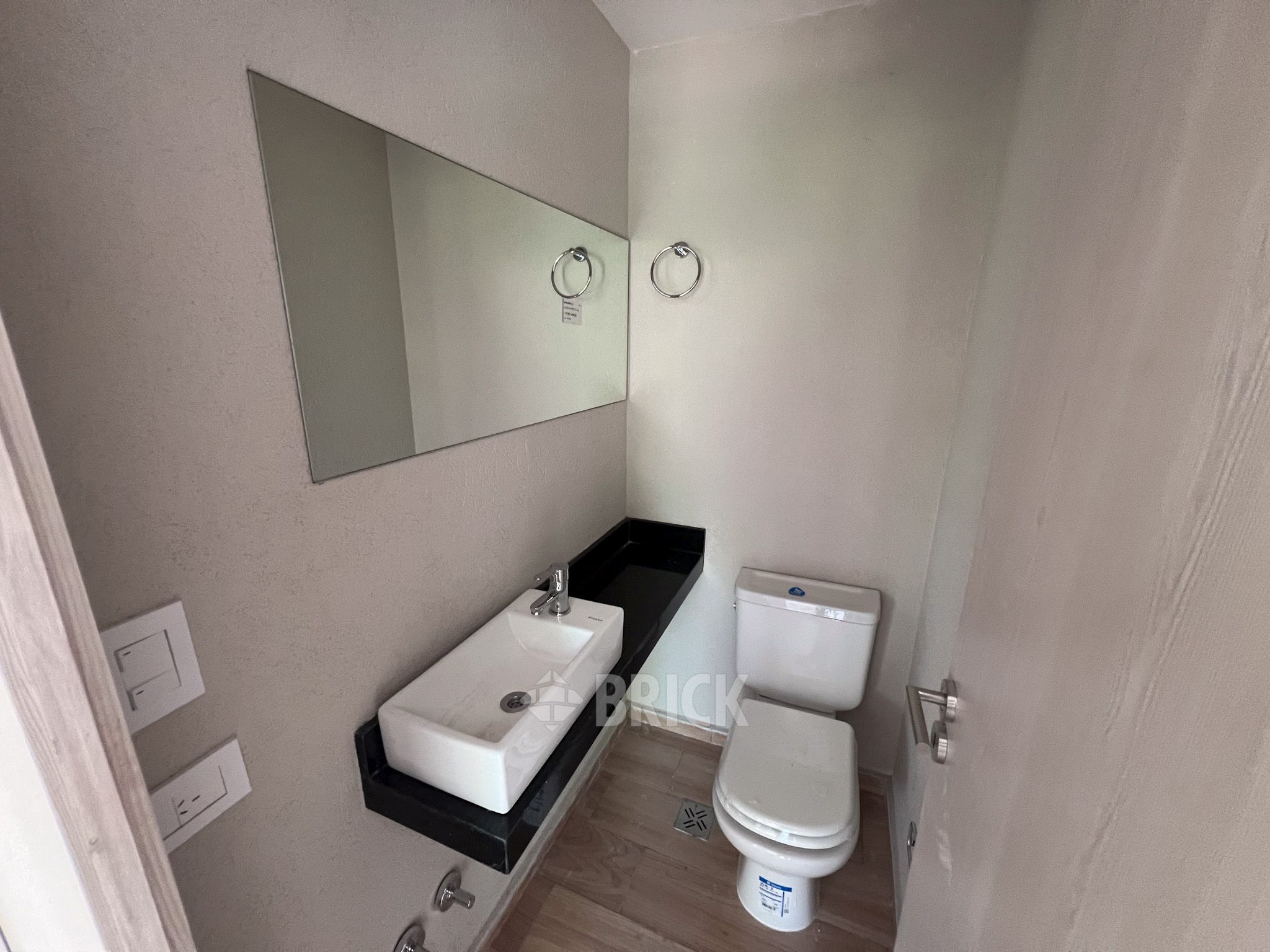 ALVAREZ, JULIAN al 700 Piso 6 12