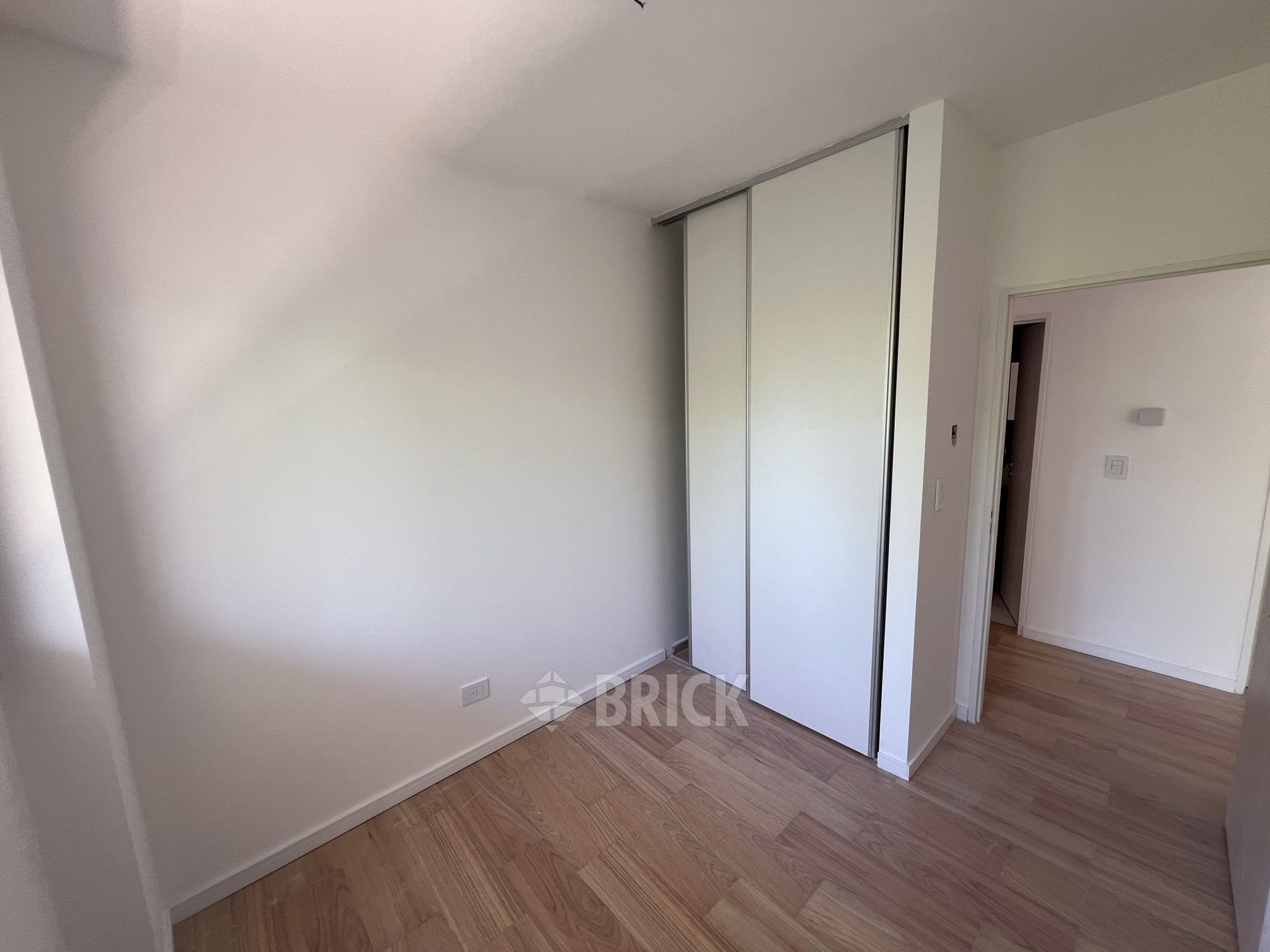 ALVAREZ, JULIAN al 700 Piso 6 15