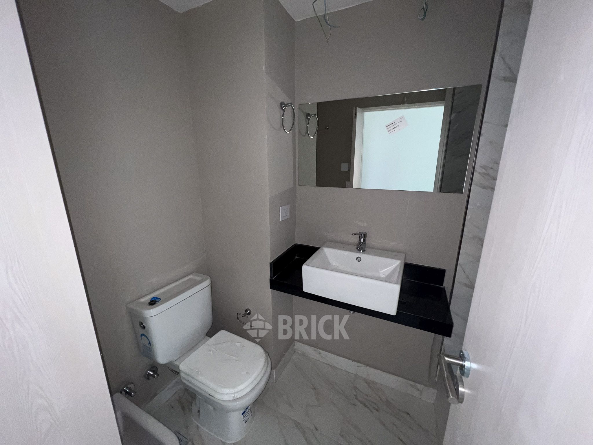 ALVAREZ, JULIAN al 700 Piso 6 18