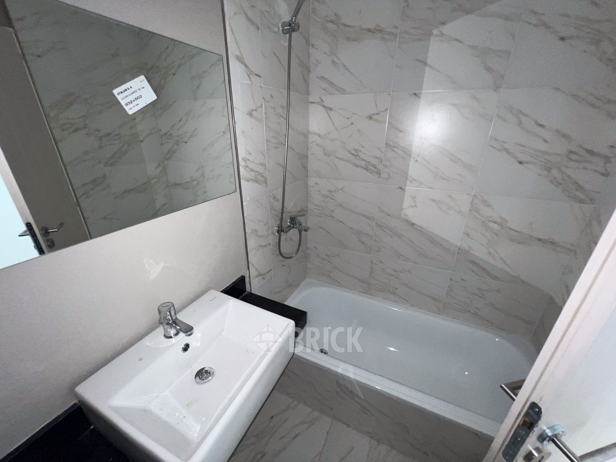 ALVAREZ, JULIAN al 700 Piso 6 19