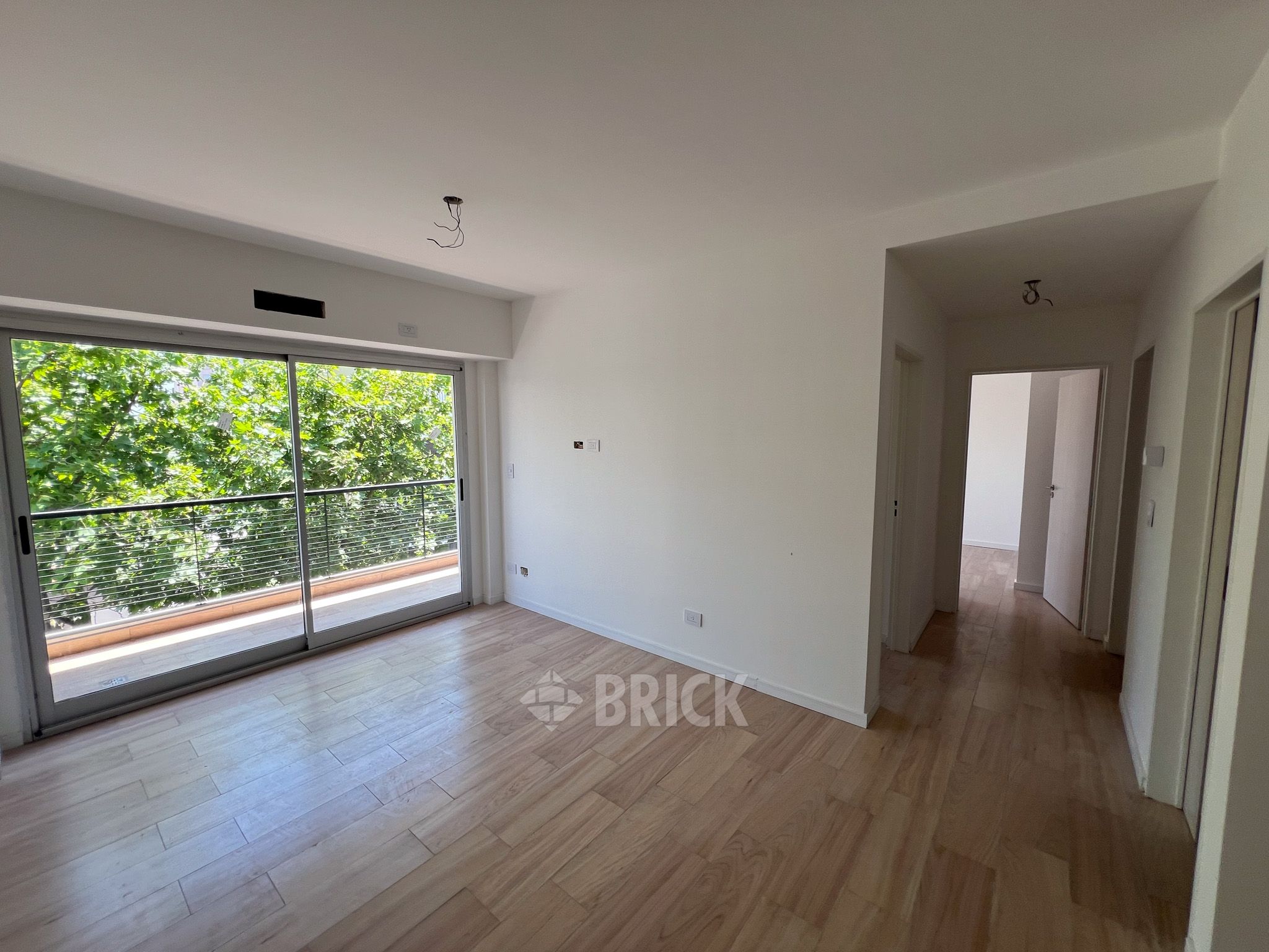 ALVAREZ, JULIAN al 700 Piso 6 4