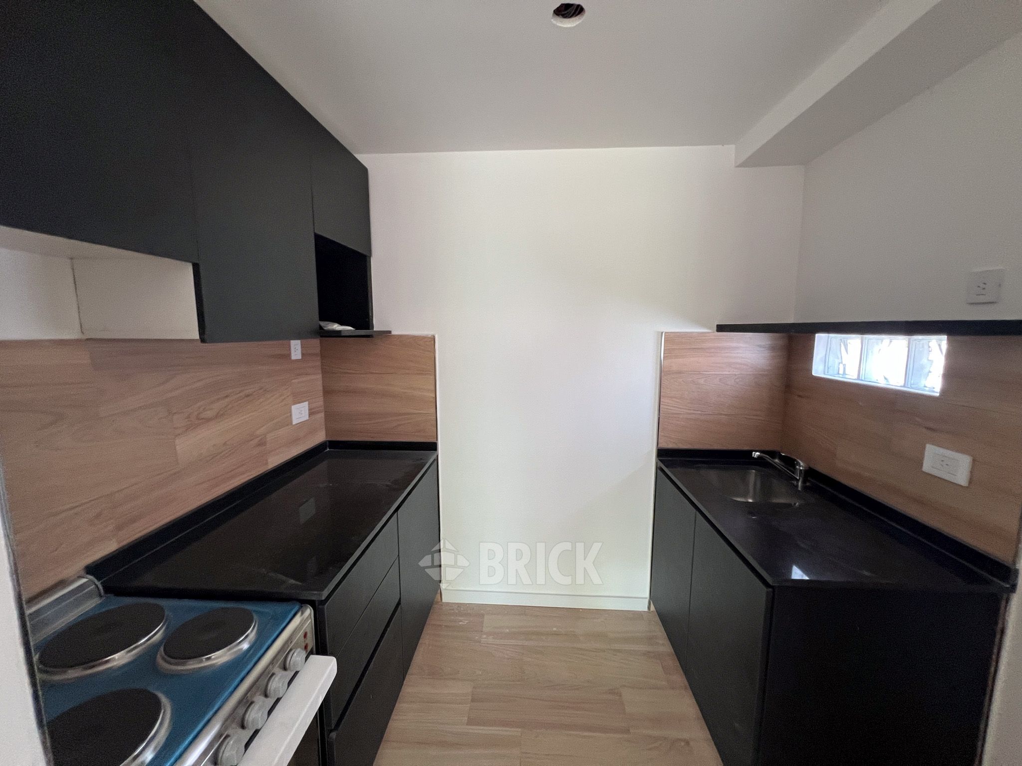 ALVAREZ, JULIAN al 700 Piso 6 6