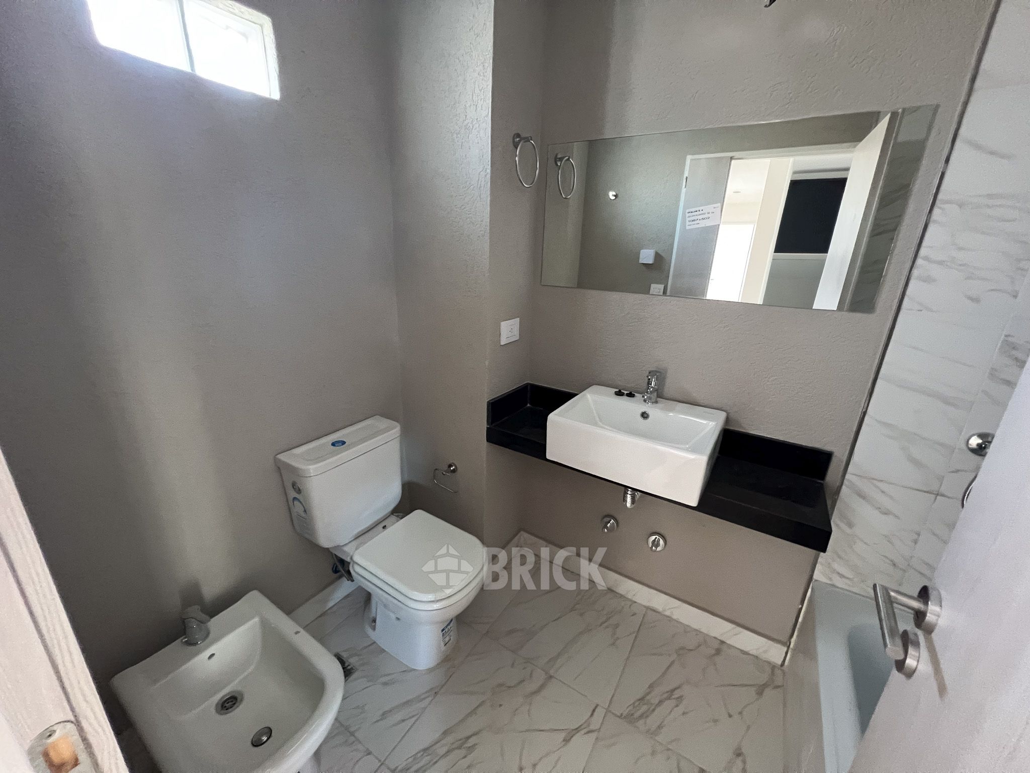 ALVAREZ, JULIAN al 700 Piso 6 11