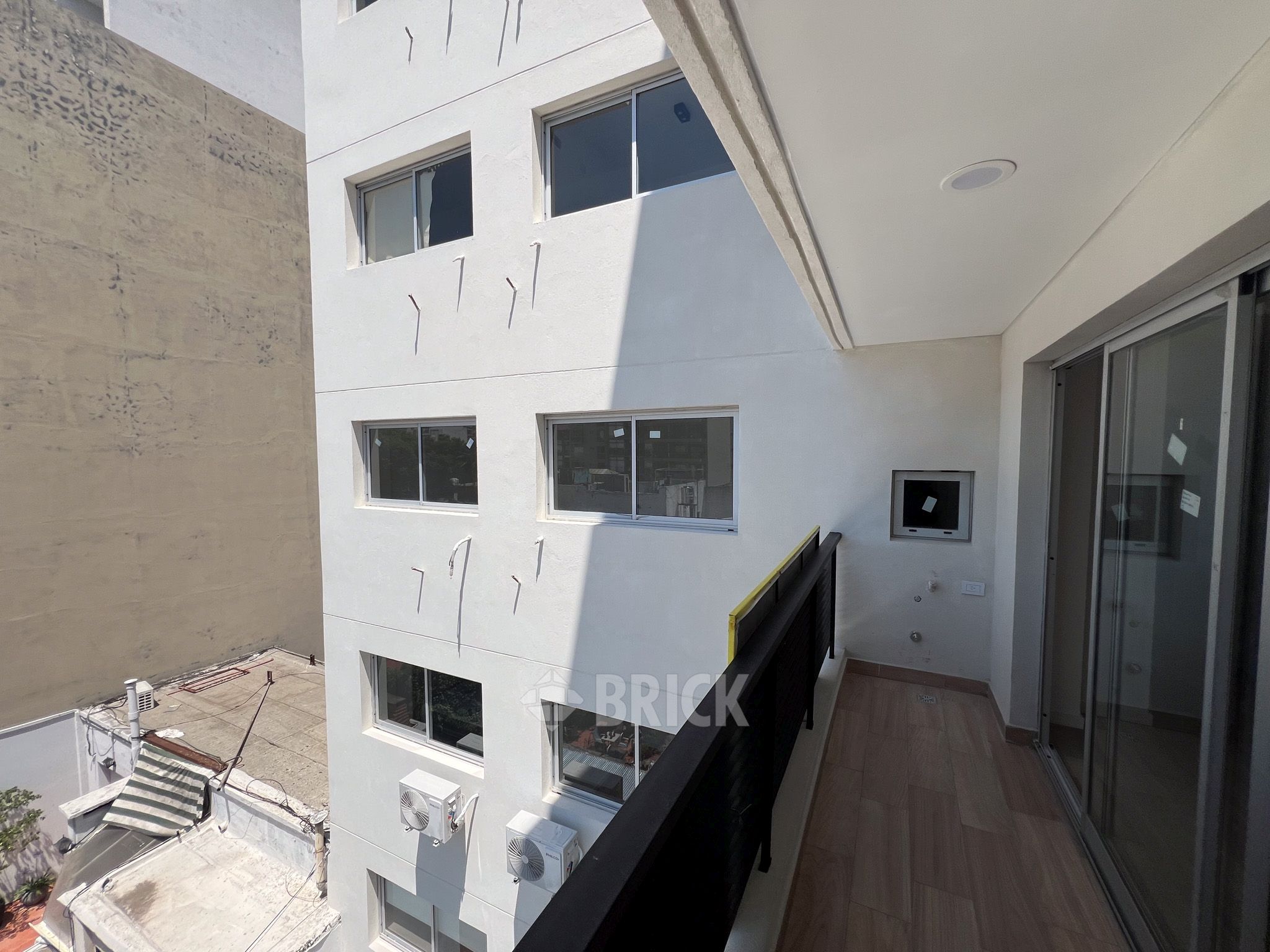 ALVAREZ, JULIAN al 700 Piso 6 5