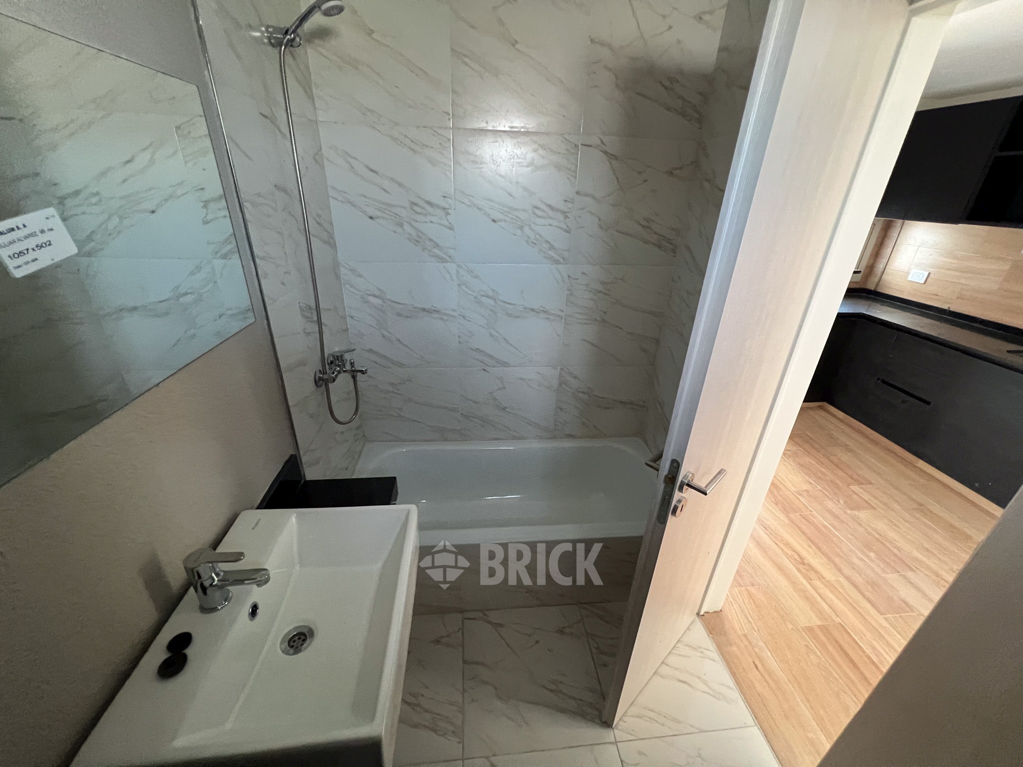 ALVAREZ, JULIAN al 700 Piso 9 11