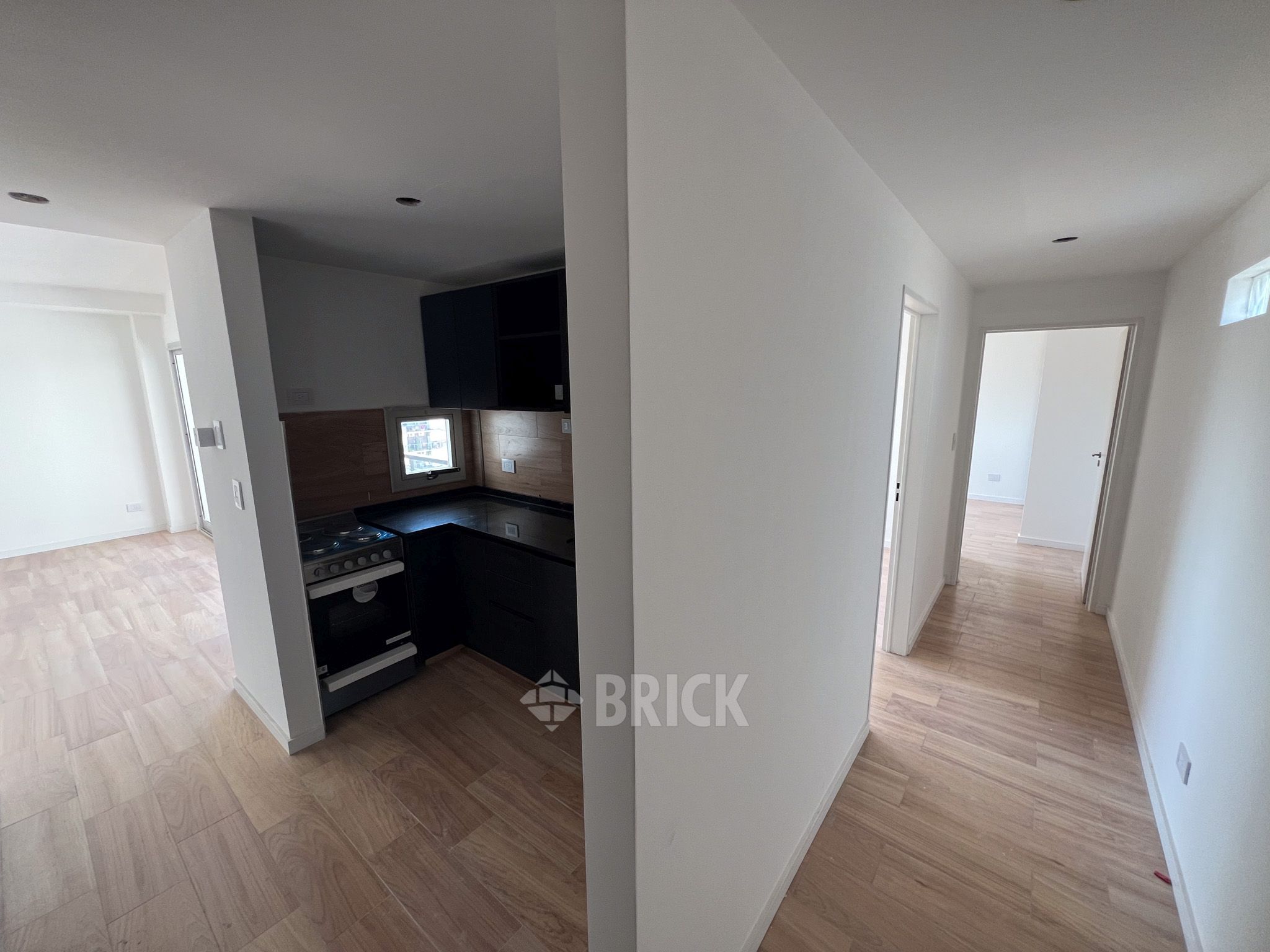 ALVAREZ, JULIAN al 700 Piso 9 12