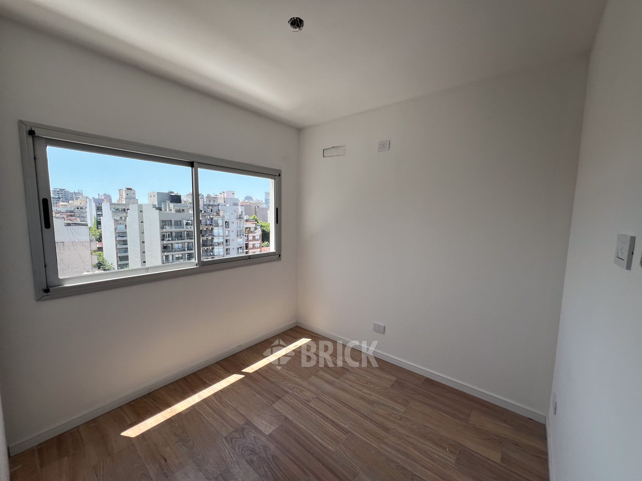 ALVAREZ, JULIAN al 700 Piso 9 13