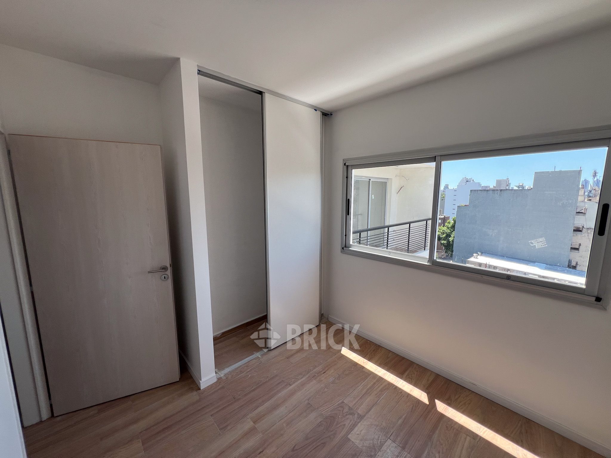 ALVAREZ, JULIAN al 700 Piso 9 14