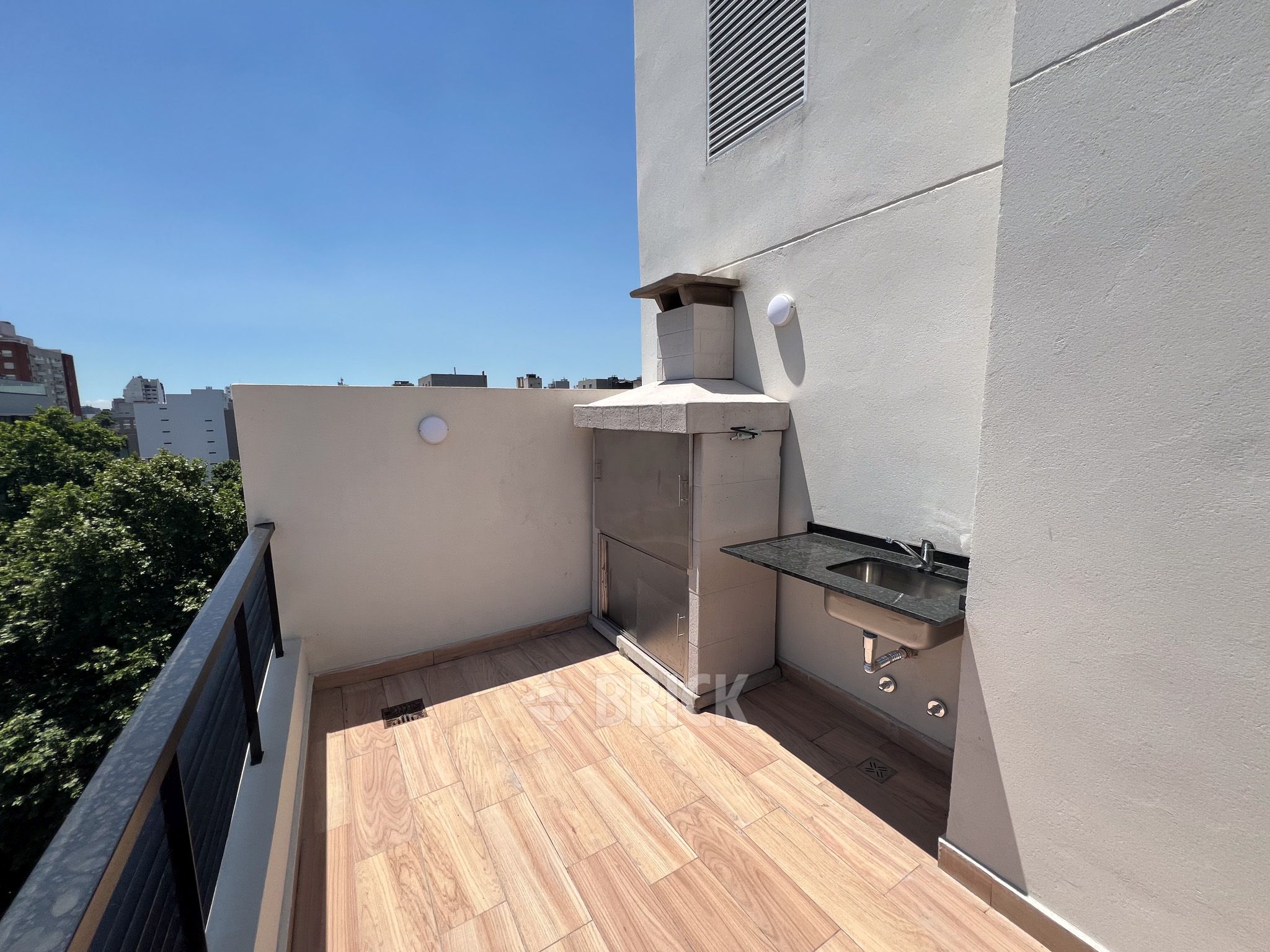 ALVAREZ, JULIAN al 700 Piso 9 20