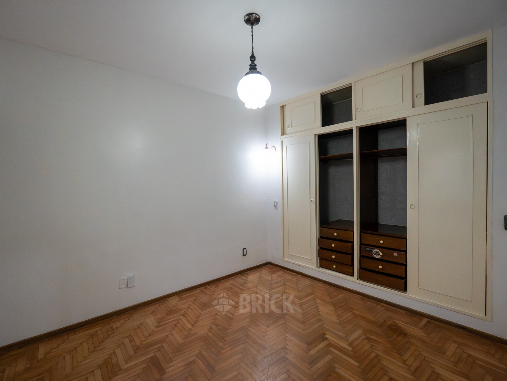 CUCHA CUCHA al 1700 Piso PB 12