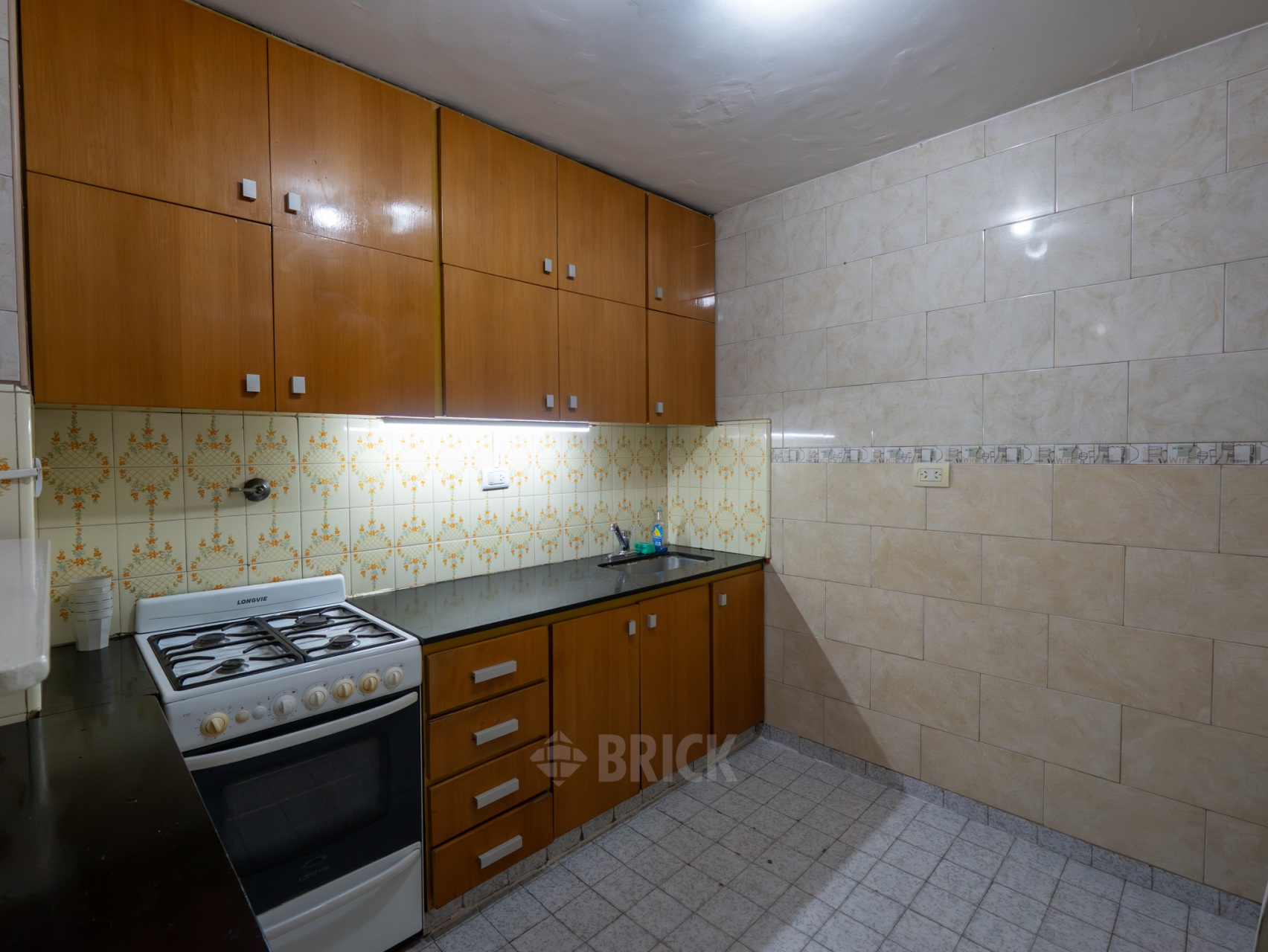 CUCHA CUCHA al 1700 Piso PB 17