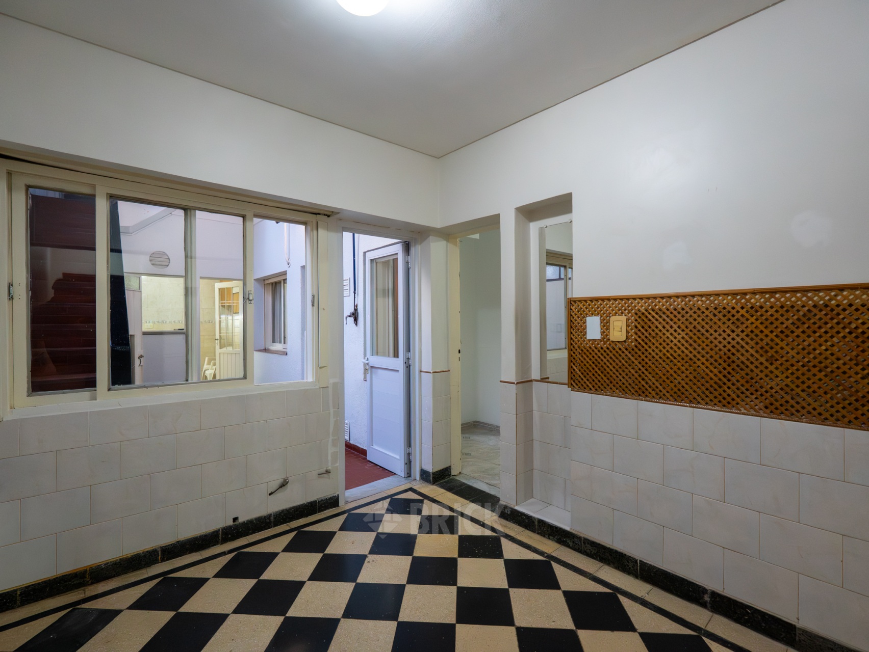 CUCHA CUCHA al 1700 Piso PB 6