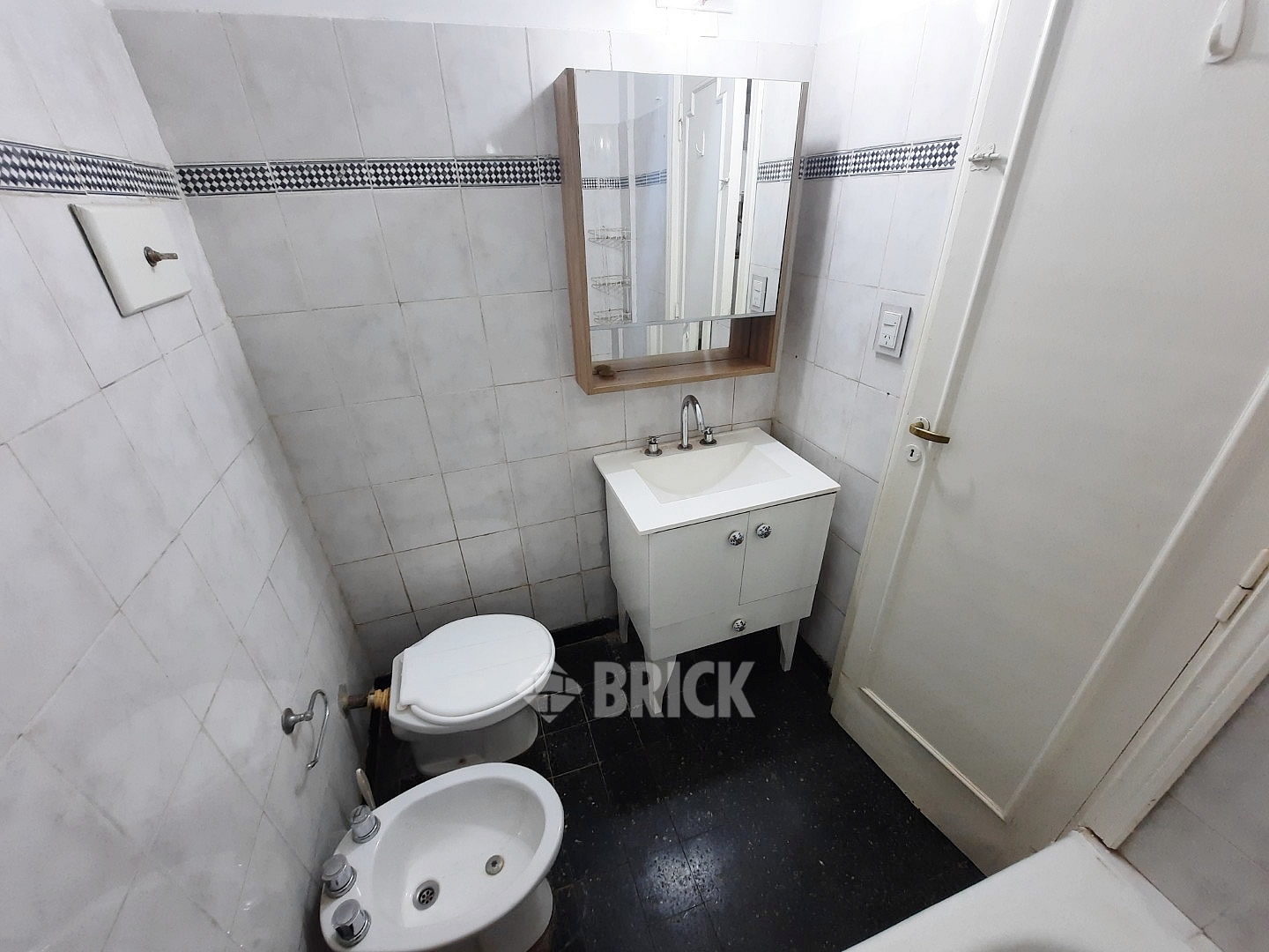 THAMES al 2300 Piso 3 10