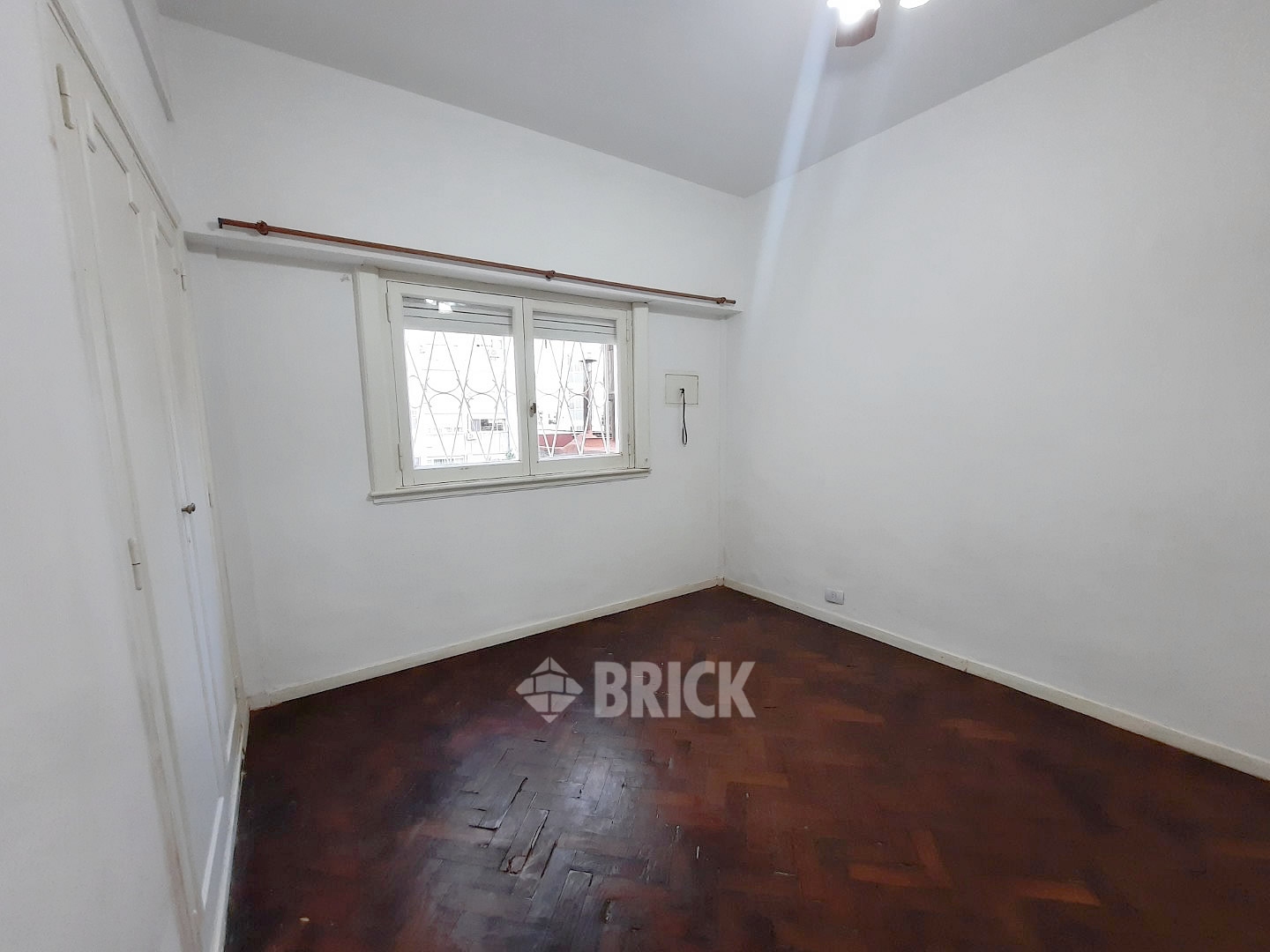 THAMES al 2300 Piso 3 12