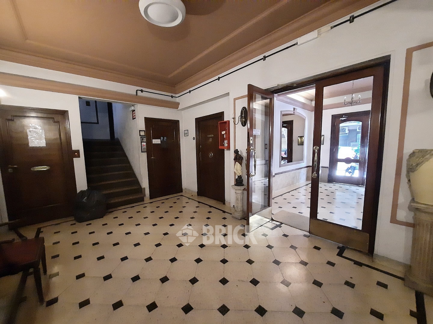 THAMES al 2300 Piso 3 20