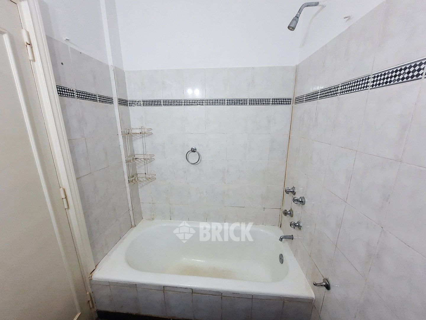 THAMES al 2300 Piso 3 9