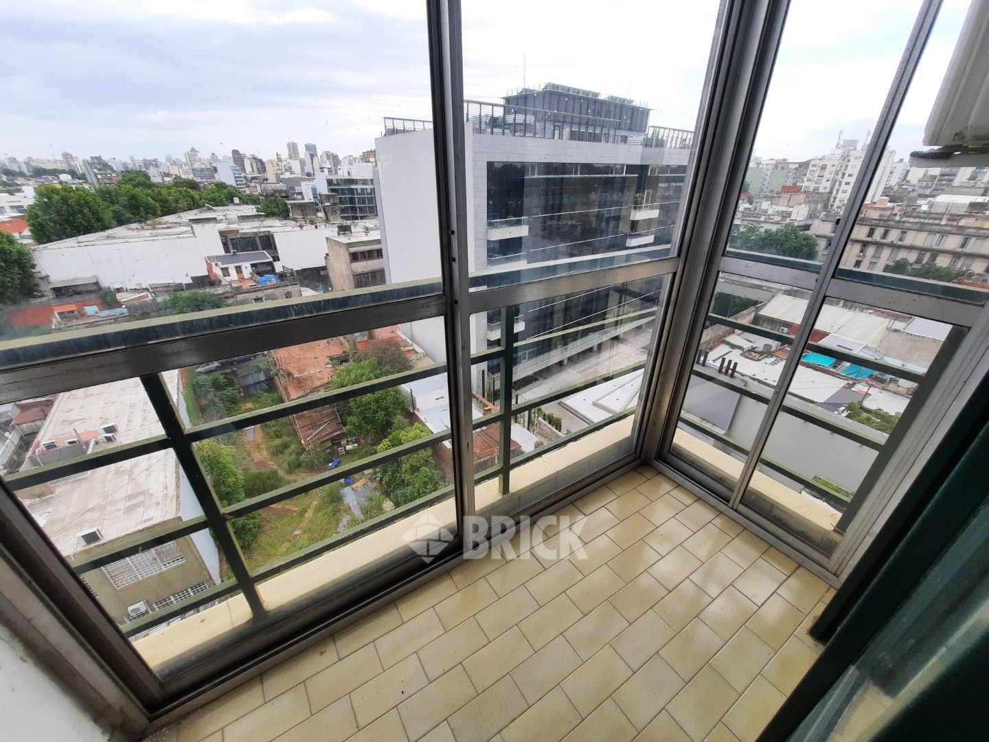 CASEROS, AV. al 3200 Piso 9 12