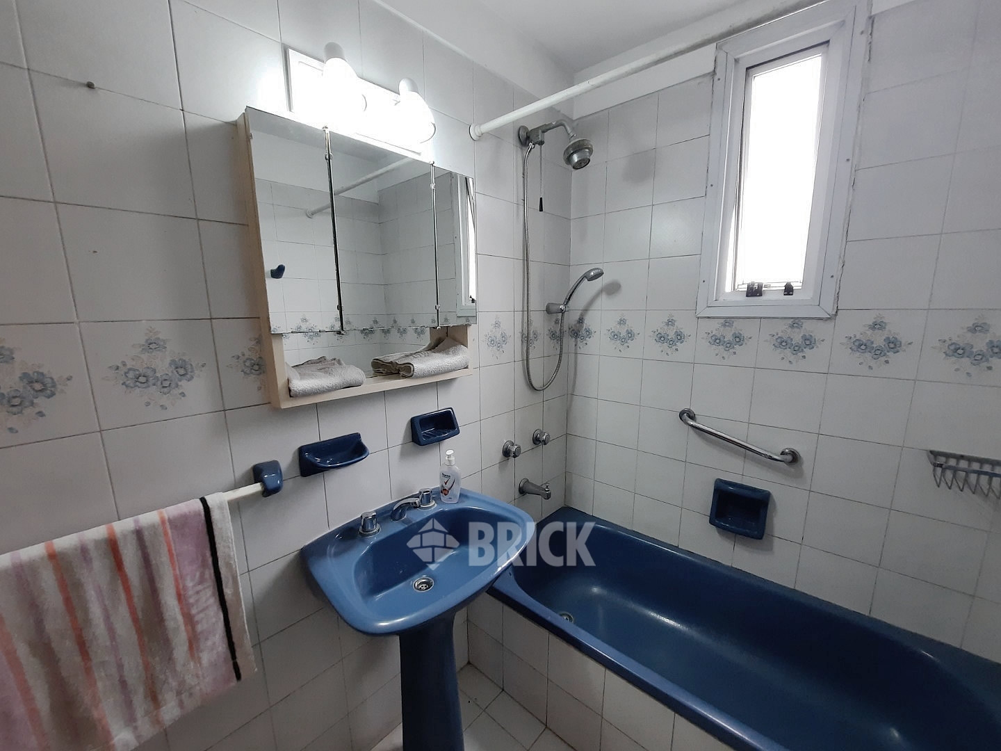 CASEROS, AV. al 3200 Piso 9 17