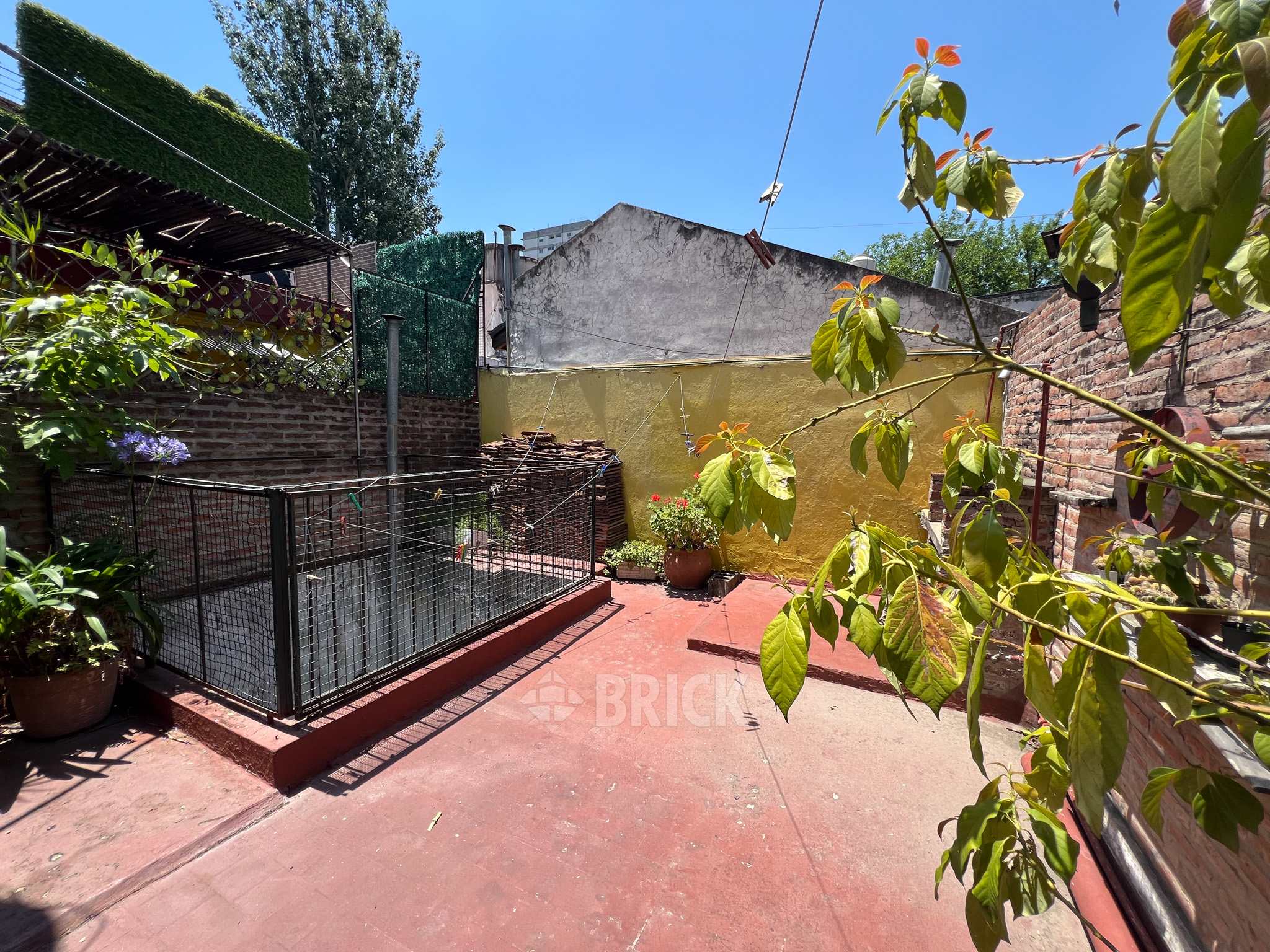 MARTINEZ, ENRIQUE al 700 Piso PB 6