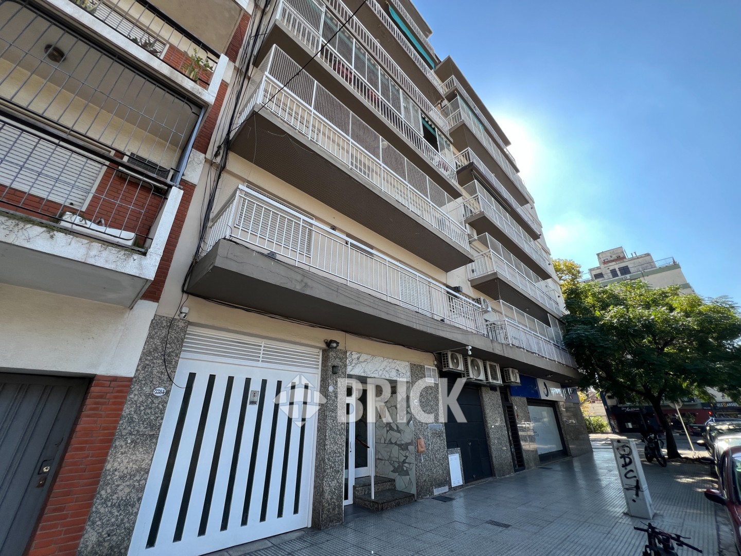 LAMARCA, EMILIO al 3300 Piso 2 13