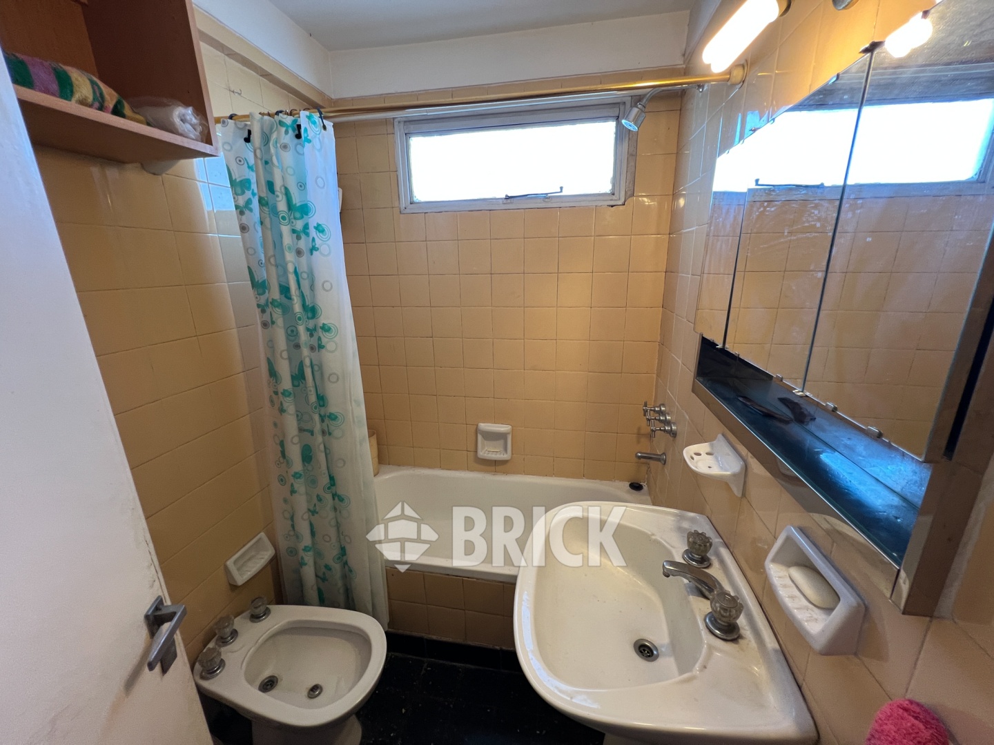 LAMARCA, EMILIO al 3300 Piso 2 7