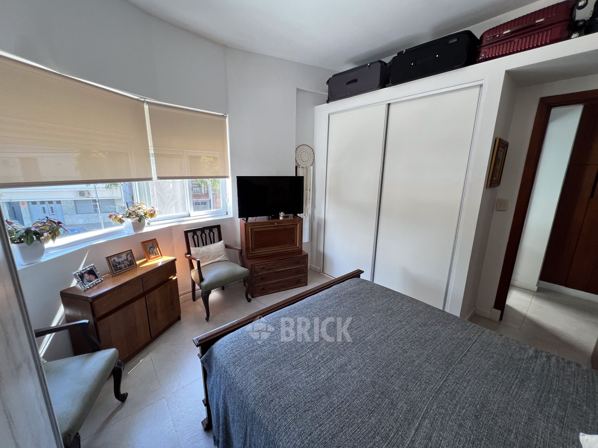 COMBATIENTES DE MALVINAS, AV. al 3700 Piso 1 14