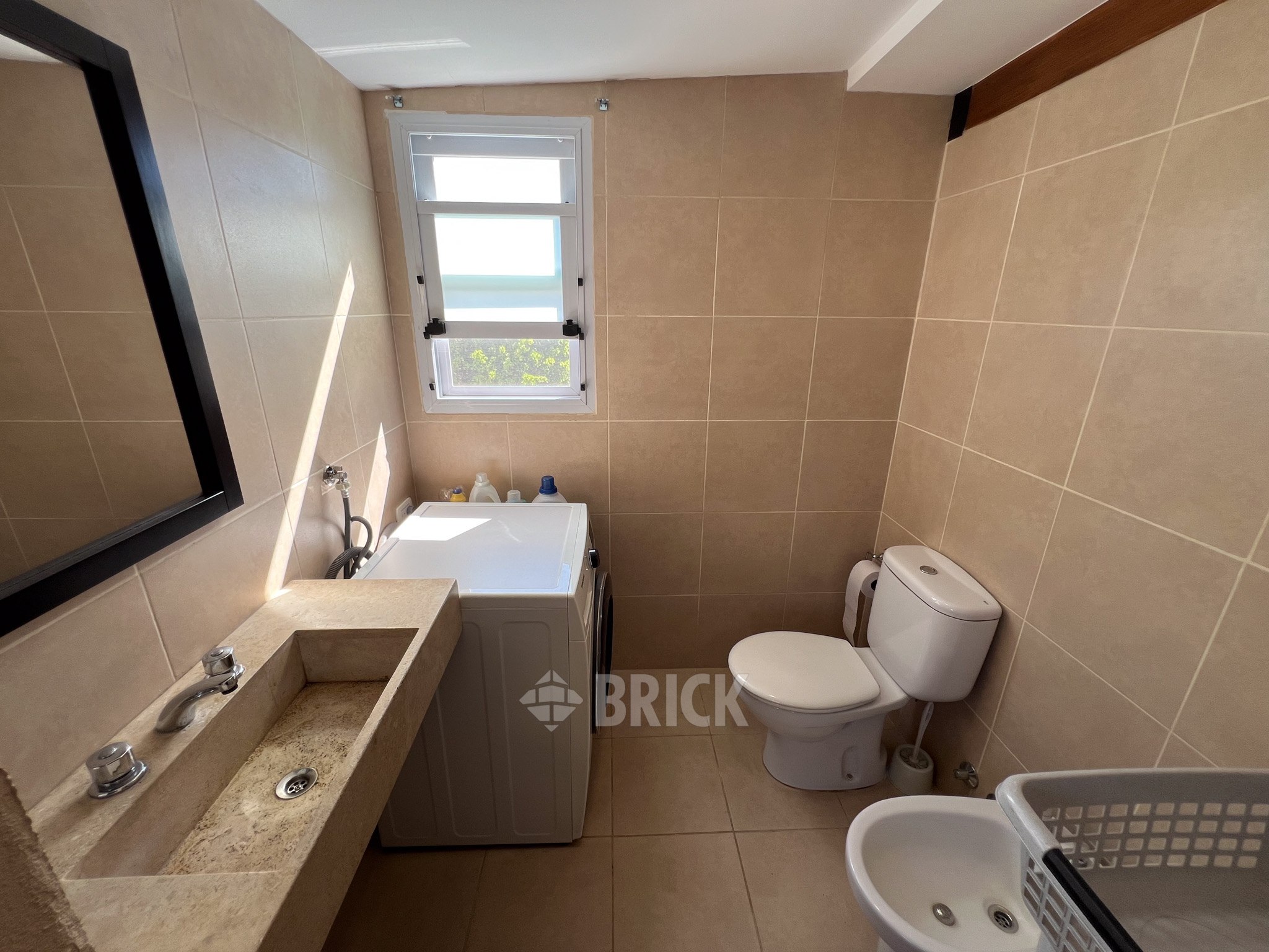 COMBATIENTES DE MALVINAS, AV. al 3700 Piso 1 23