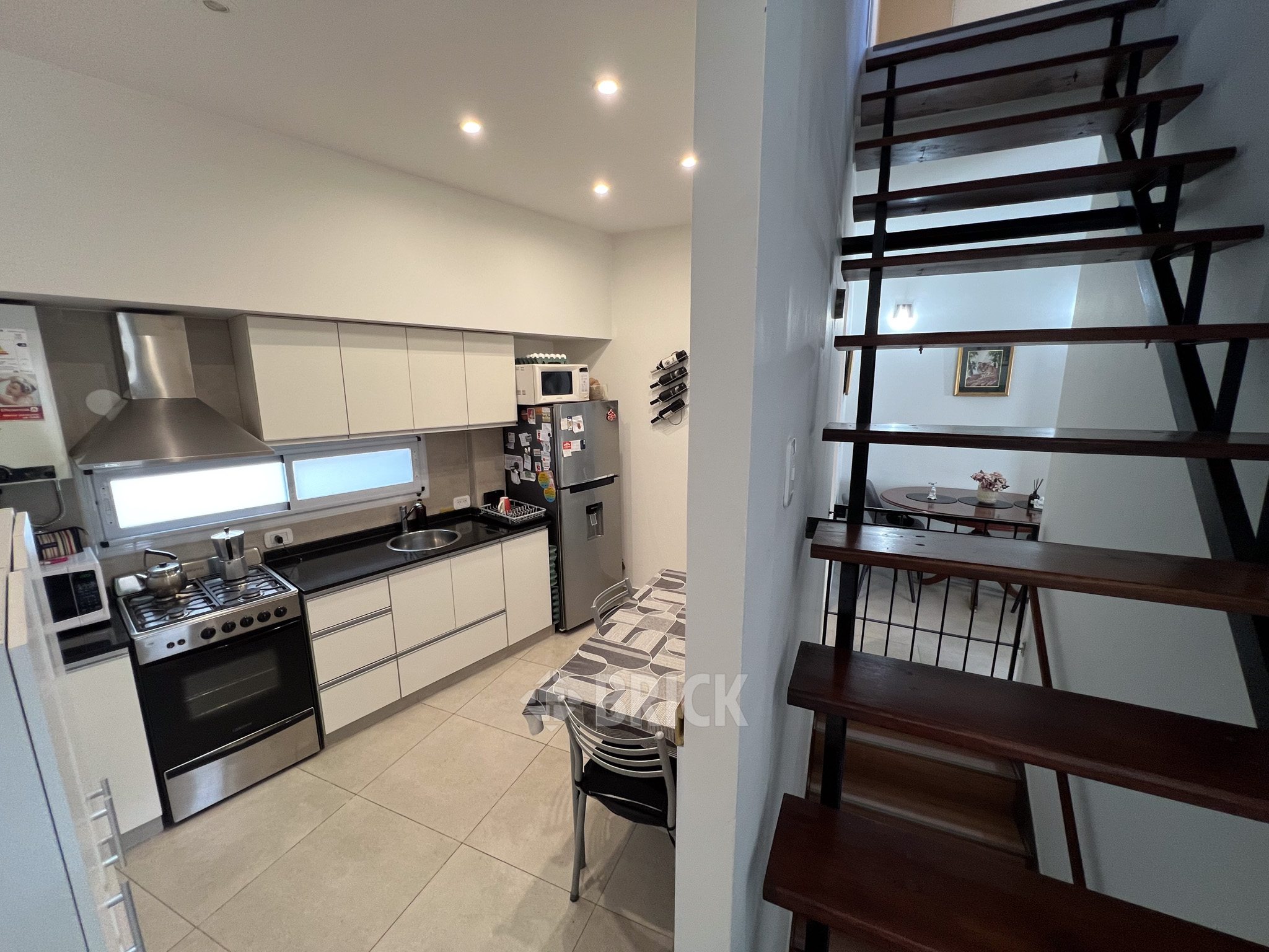 COMBATIENTES DE MALVINAS, AV. al 3700 Piso 1 8