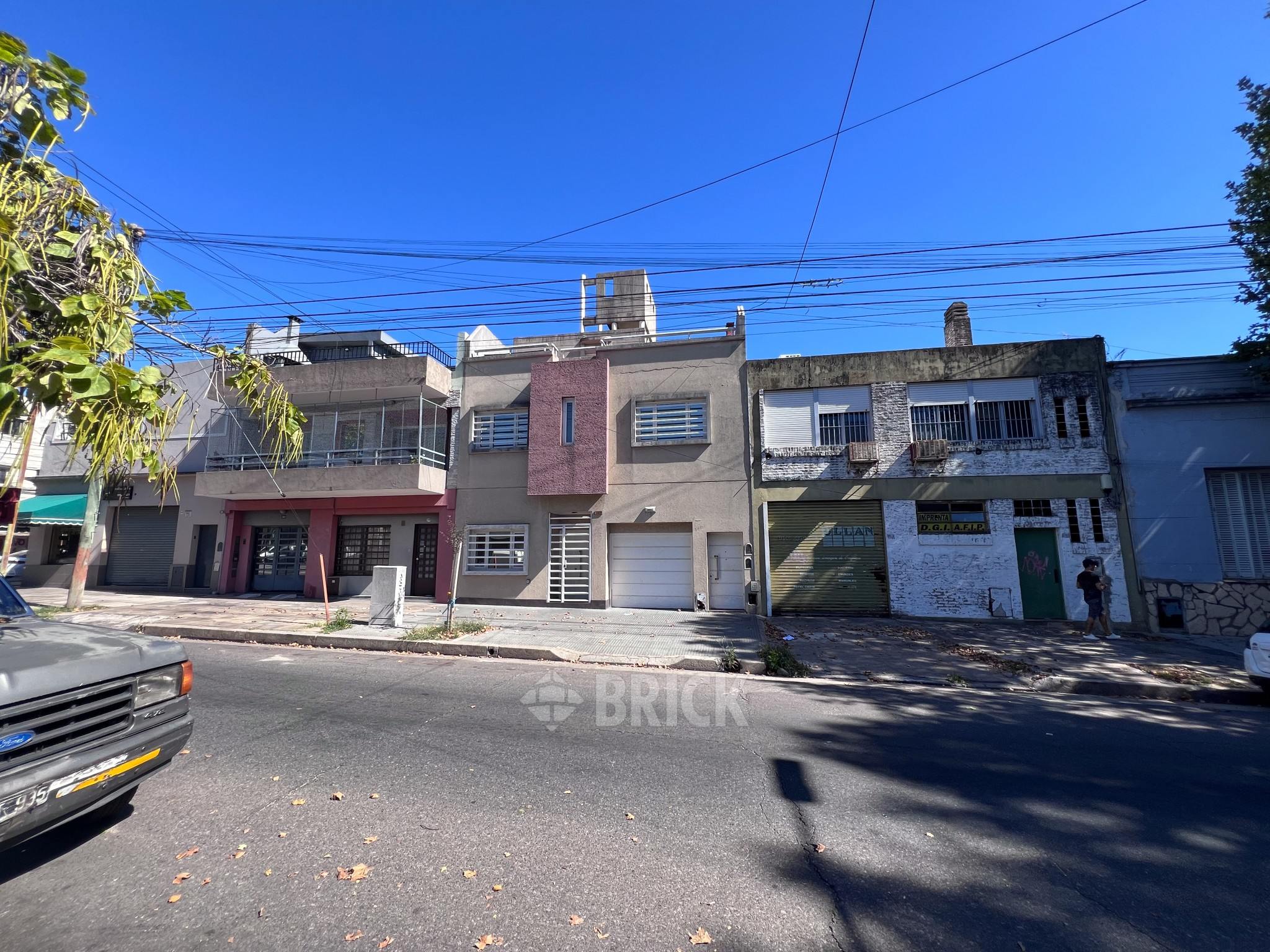 PRIMERA JUNTA al 3800 Piso PB 31