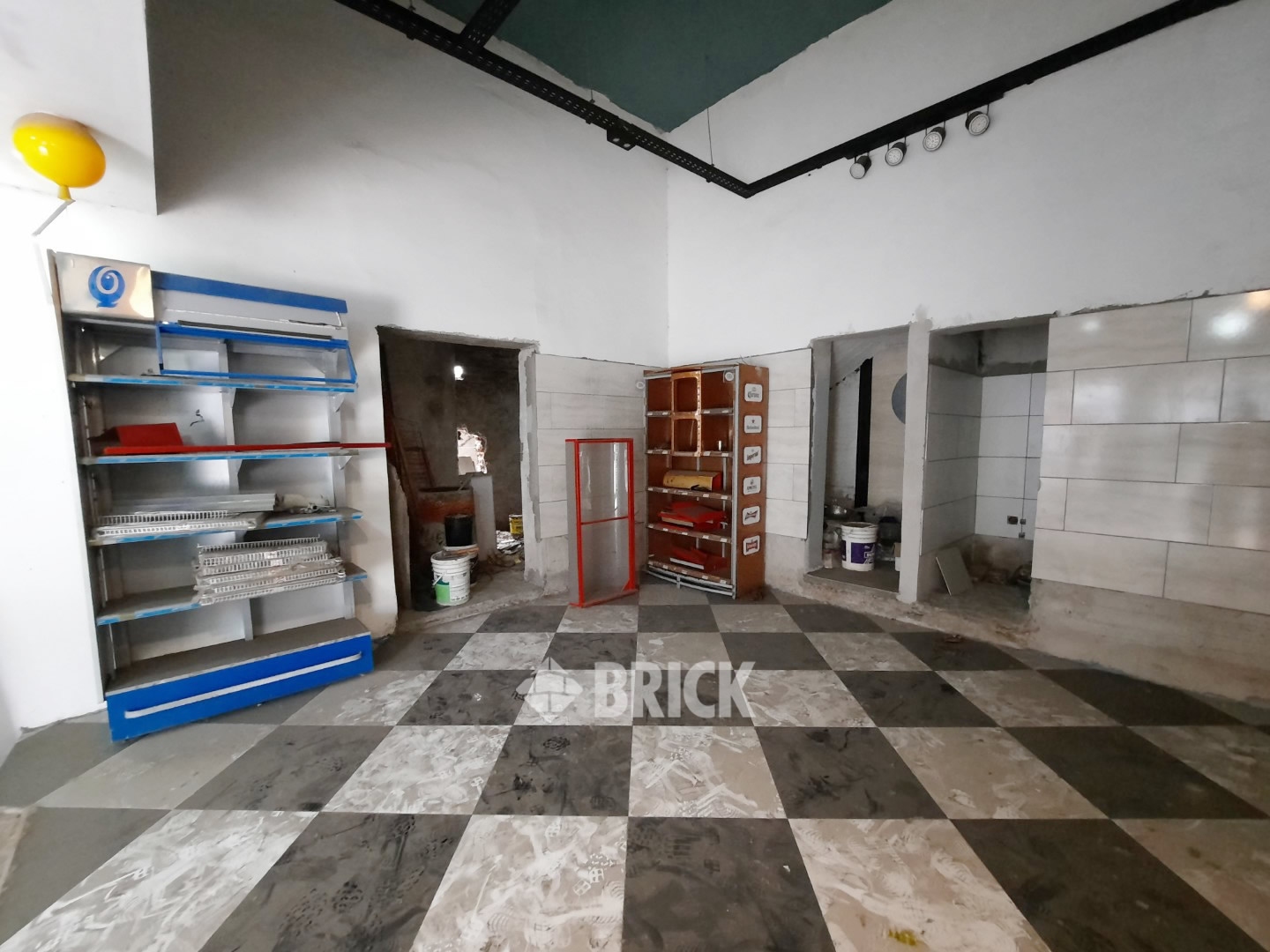 YRIGOYEN, HIPOLITO, AV. al 6600 10