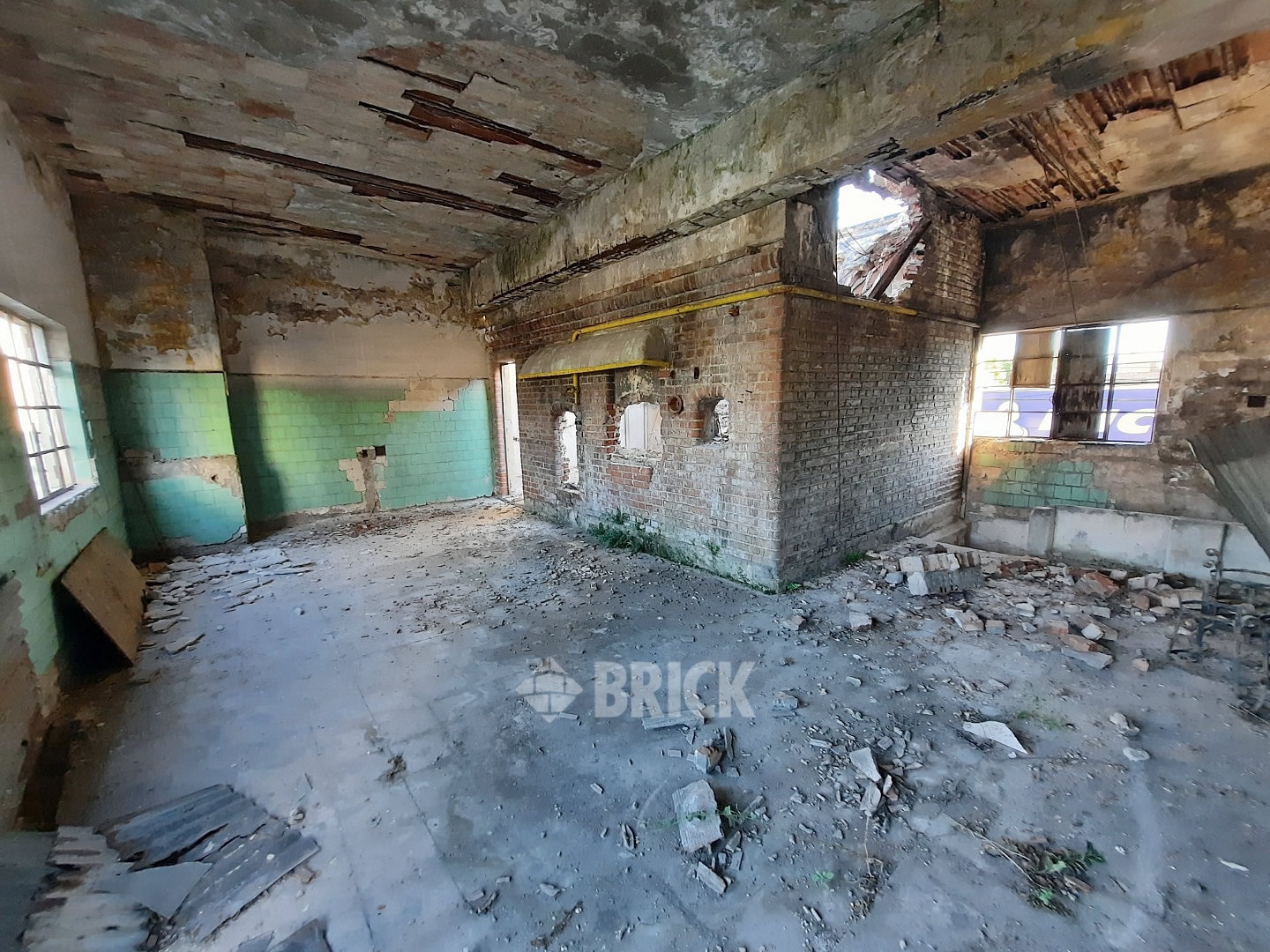 YRIGOYEN, HIPOLITO, AV. al 6600 27