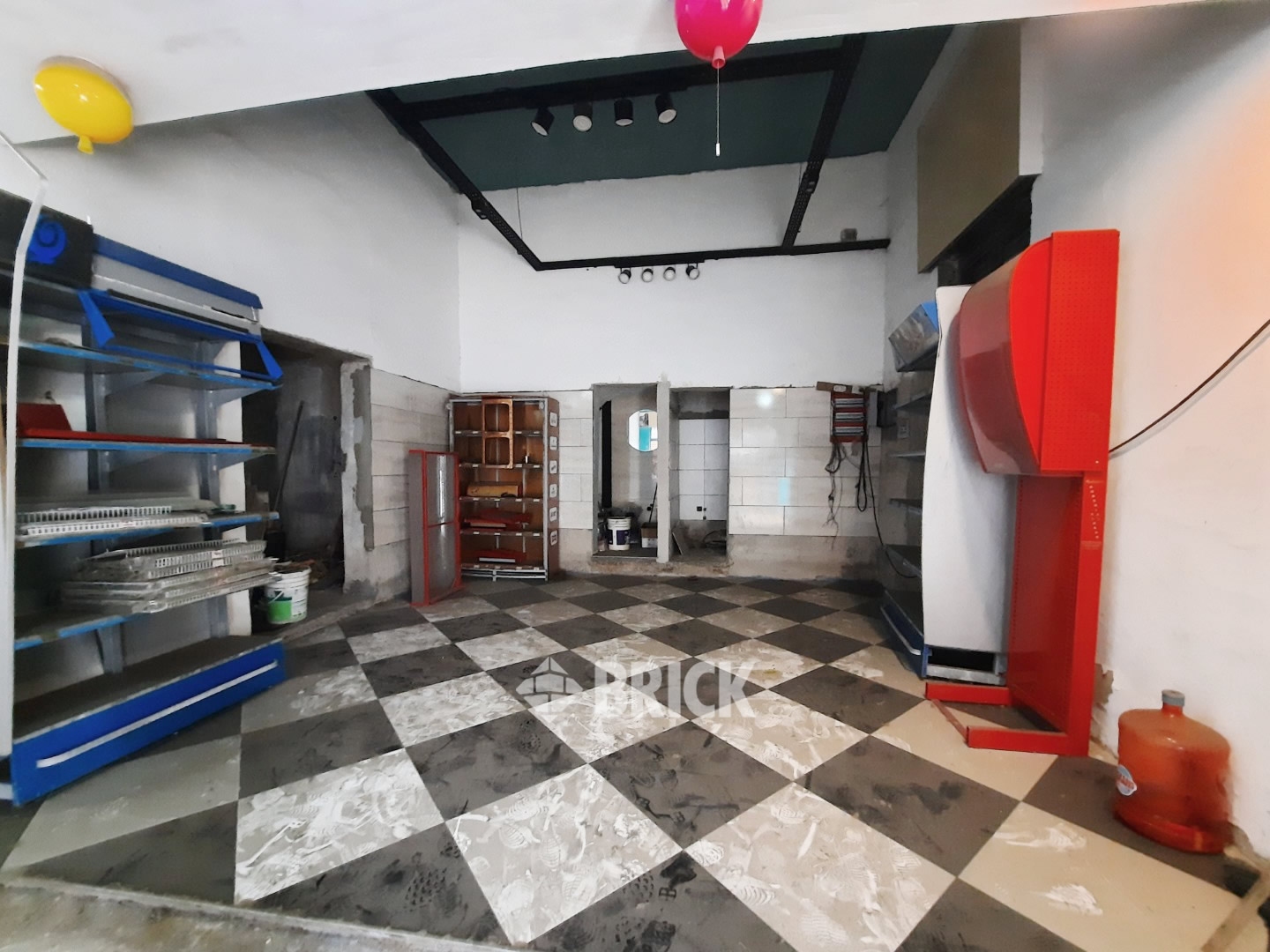 YRIGOYEN, HIPOLITO, AV. al 6600 9